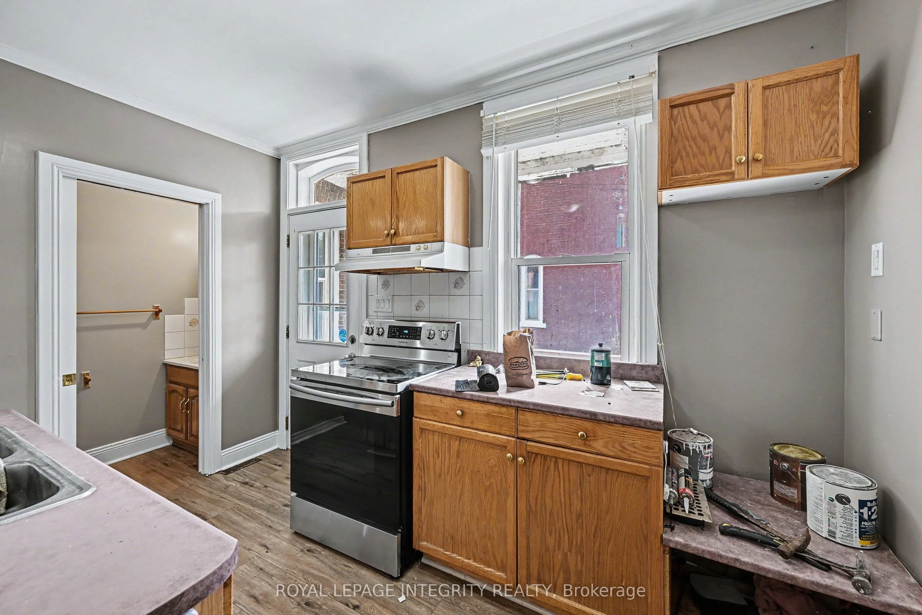 42 Elmsley Street S