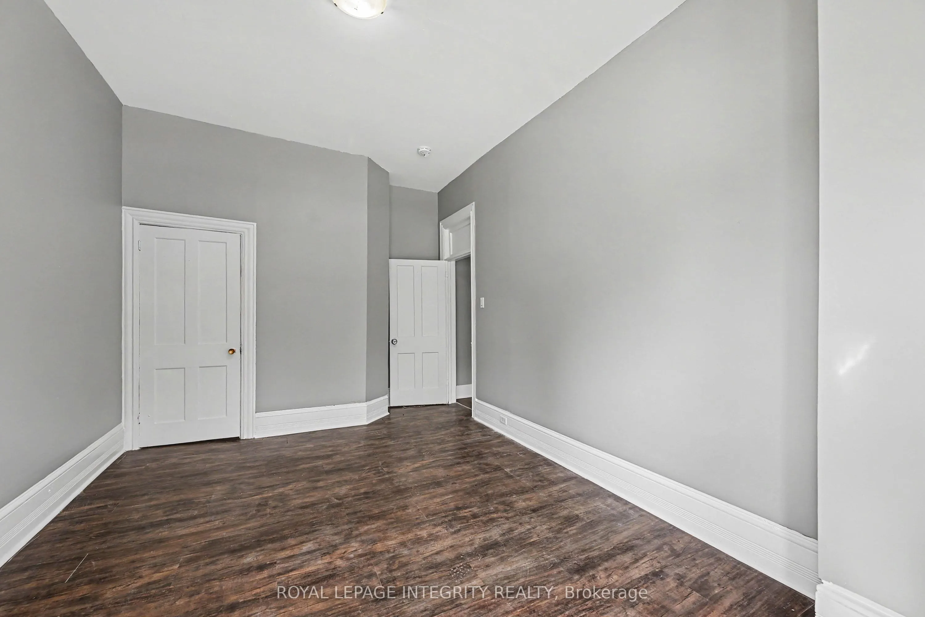 42 Elmsley Street S