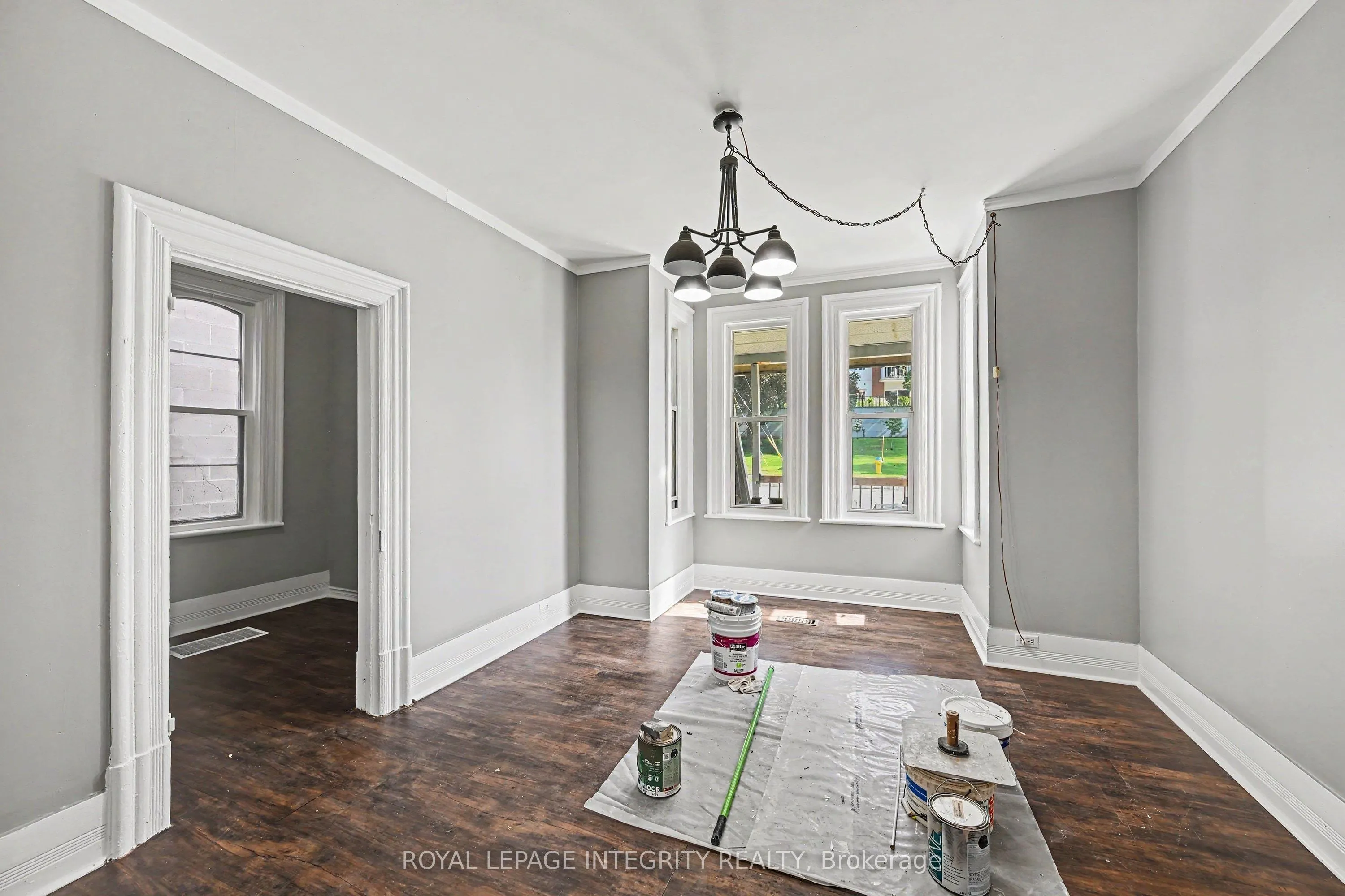 42 Elmsley Street S