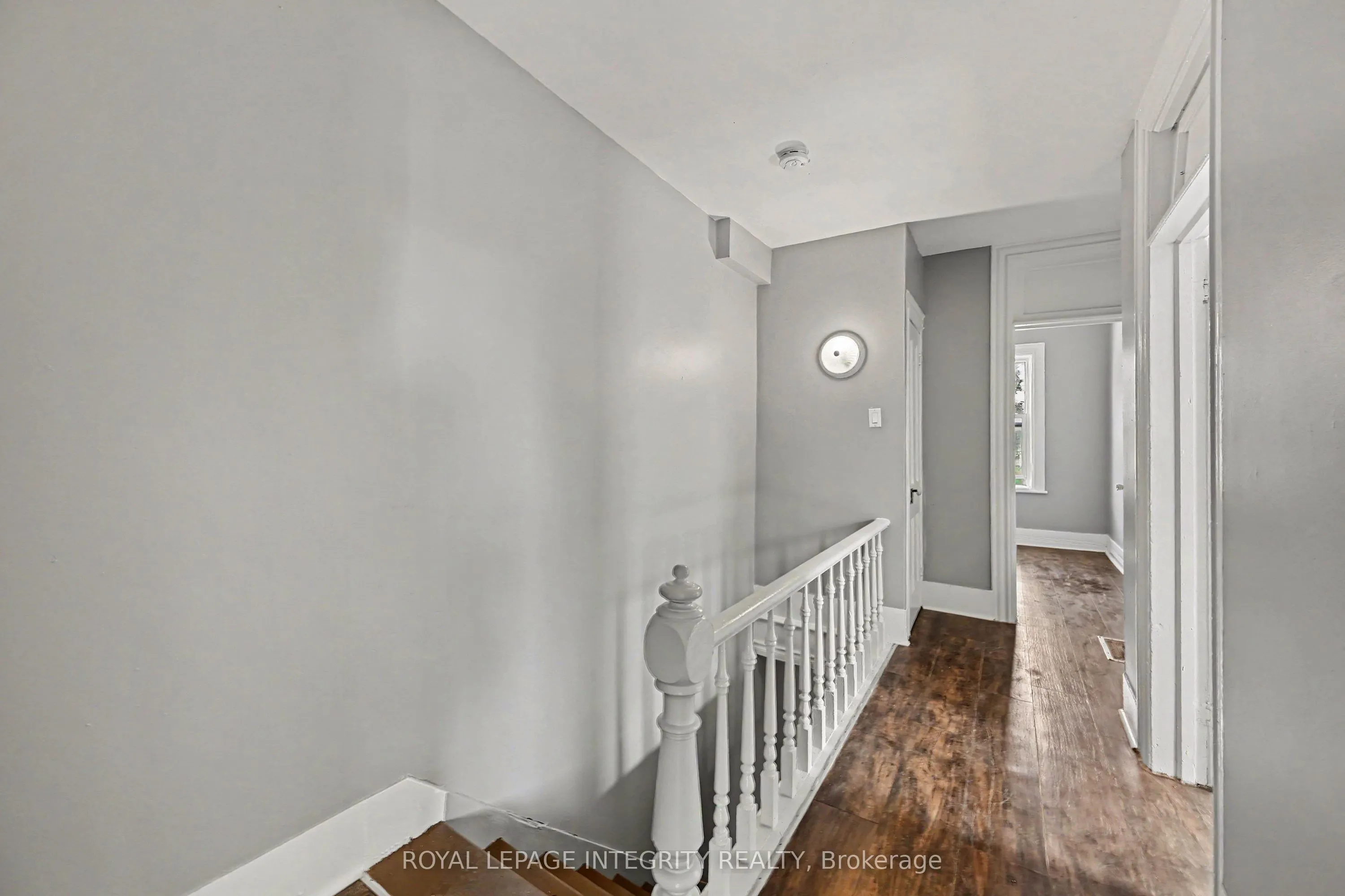 42 Elmsley Street S