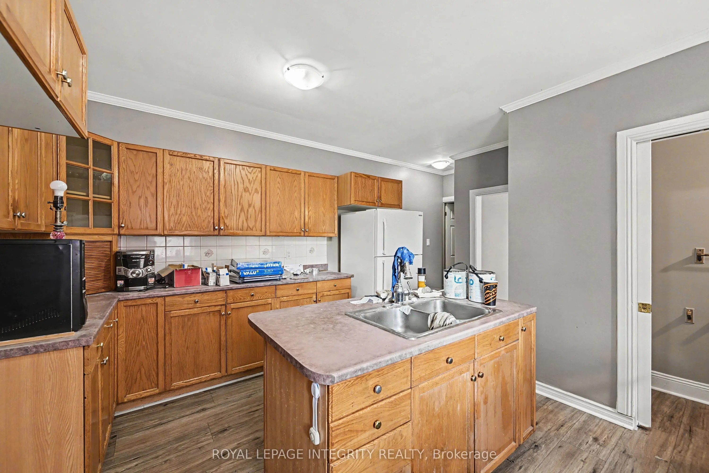 42 Elmsley Street S