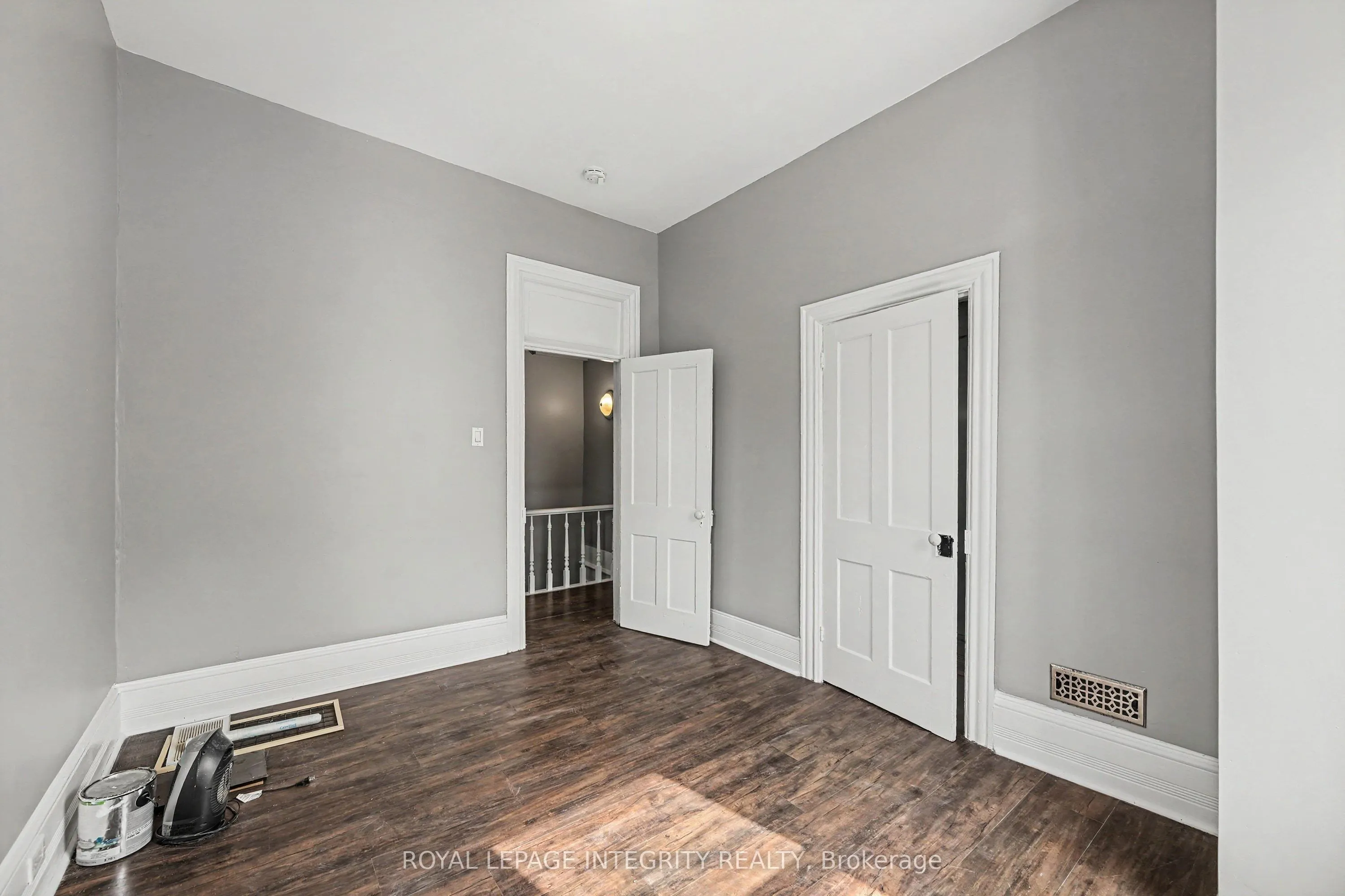 42 Elmsley Street S