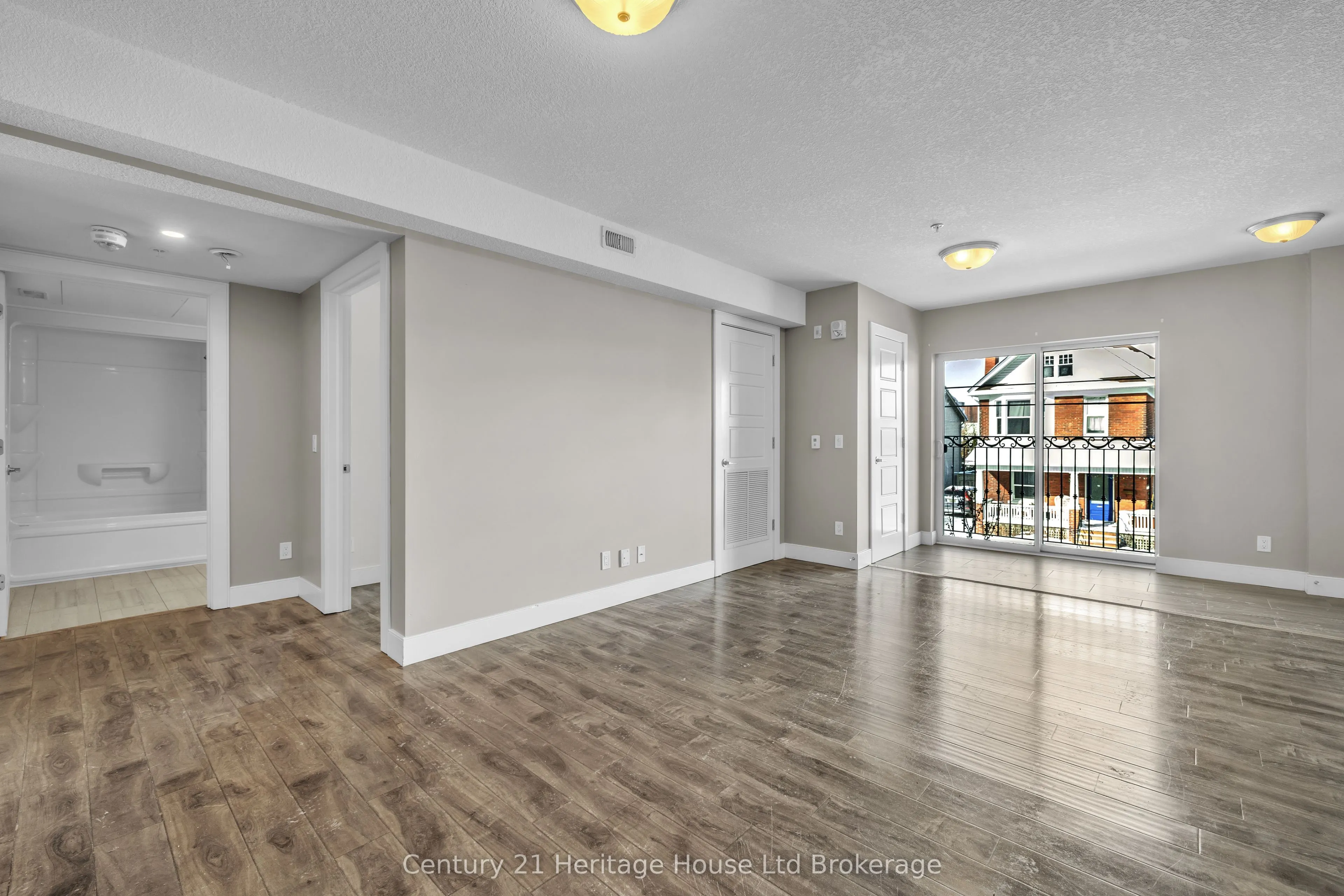 34 Brock Street #201