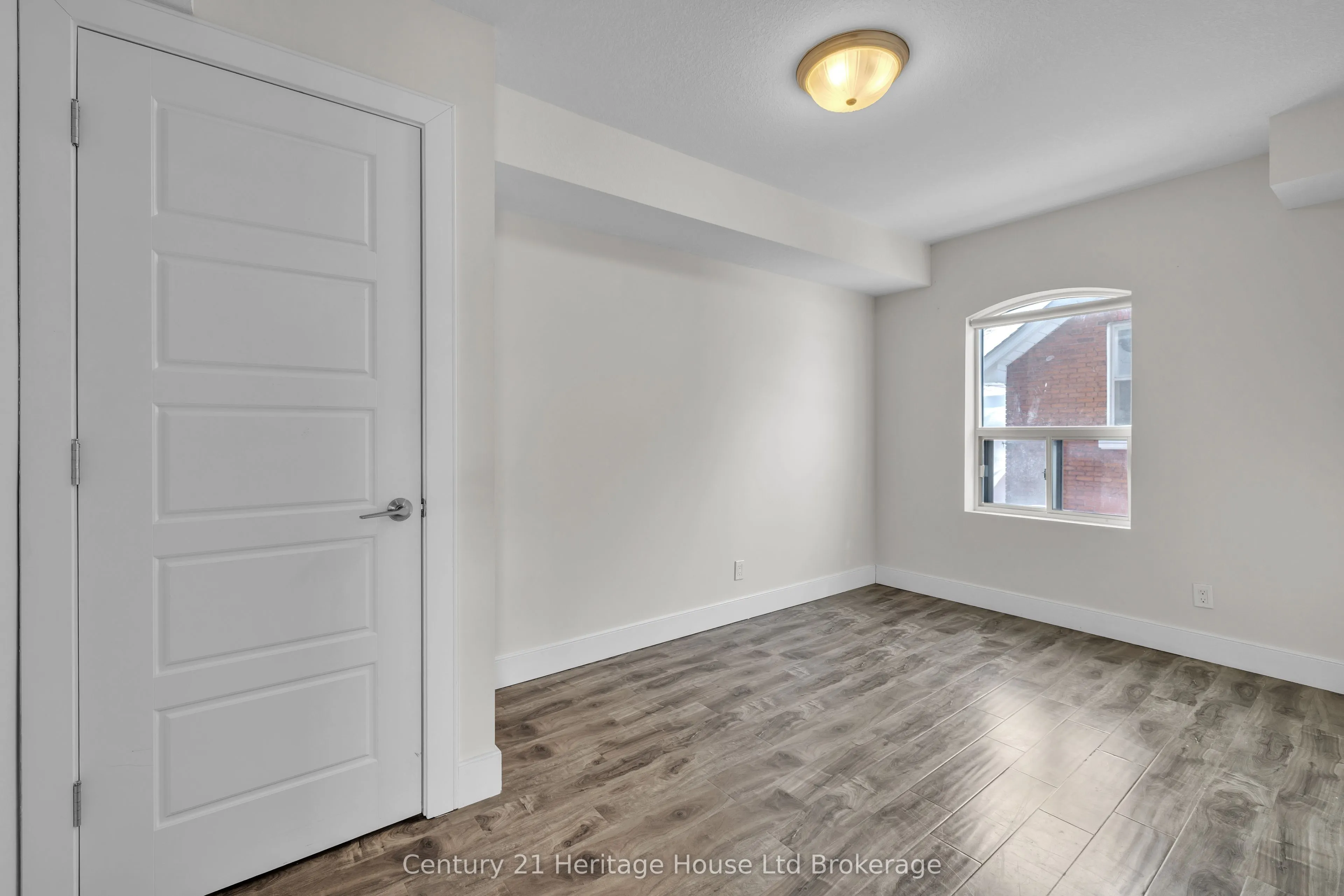 34 Brock Street #201