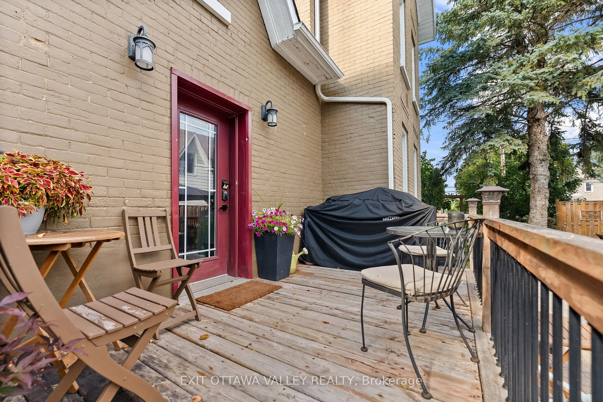 1739 Beachburg Road