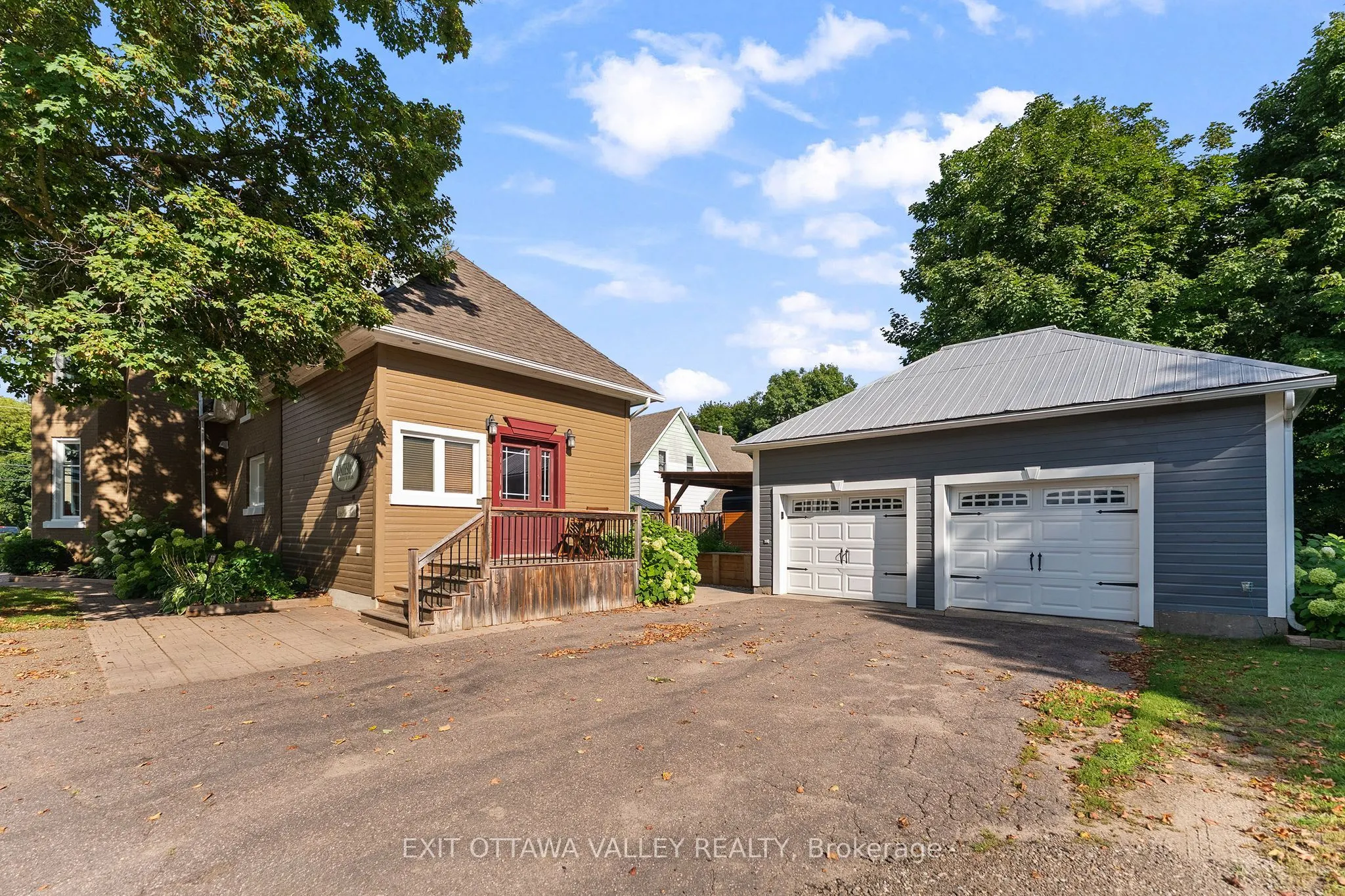 1739 Beachburg Road