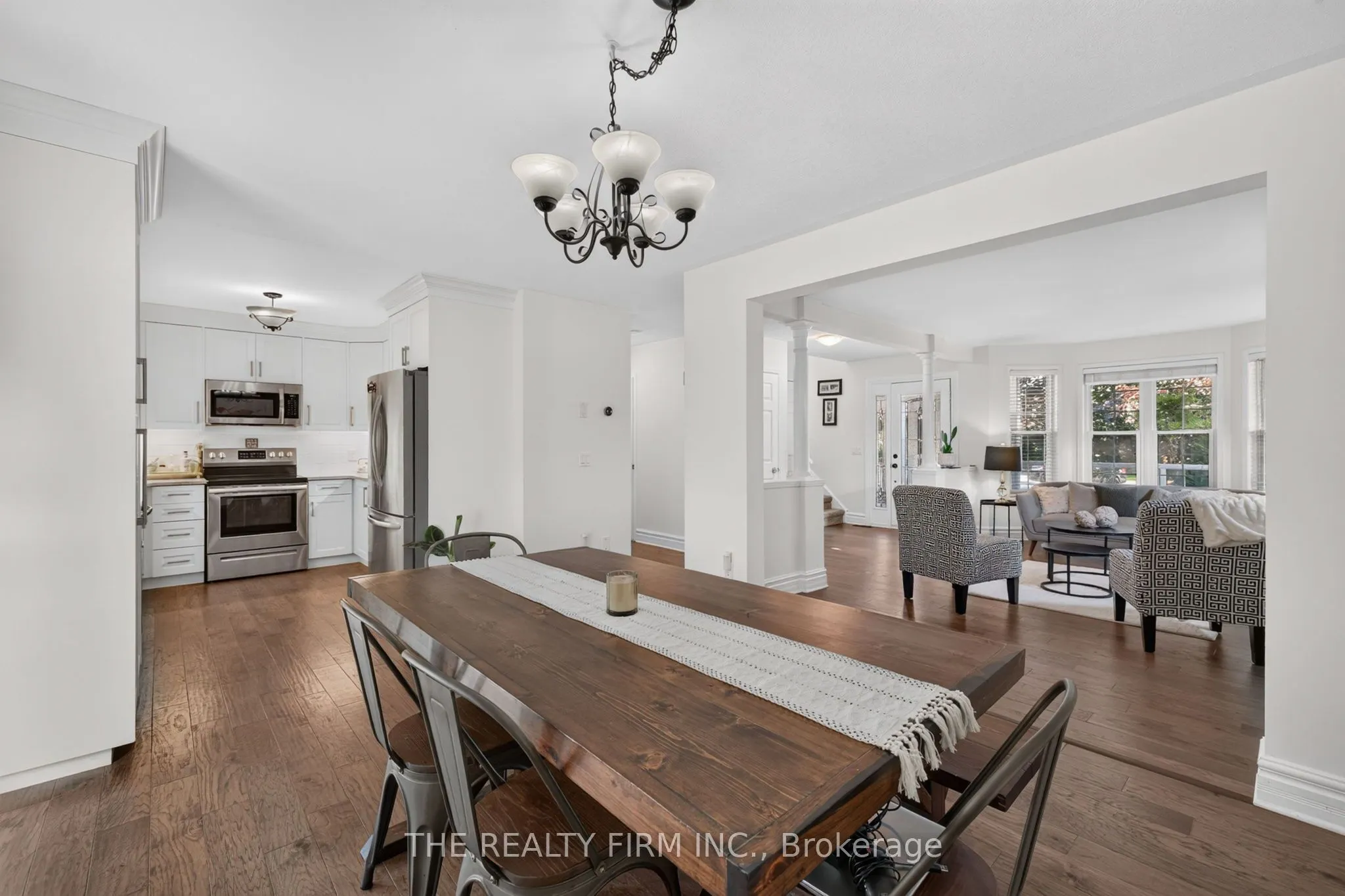 6 Oakdale Place
