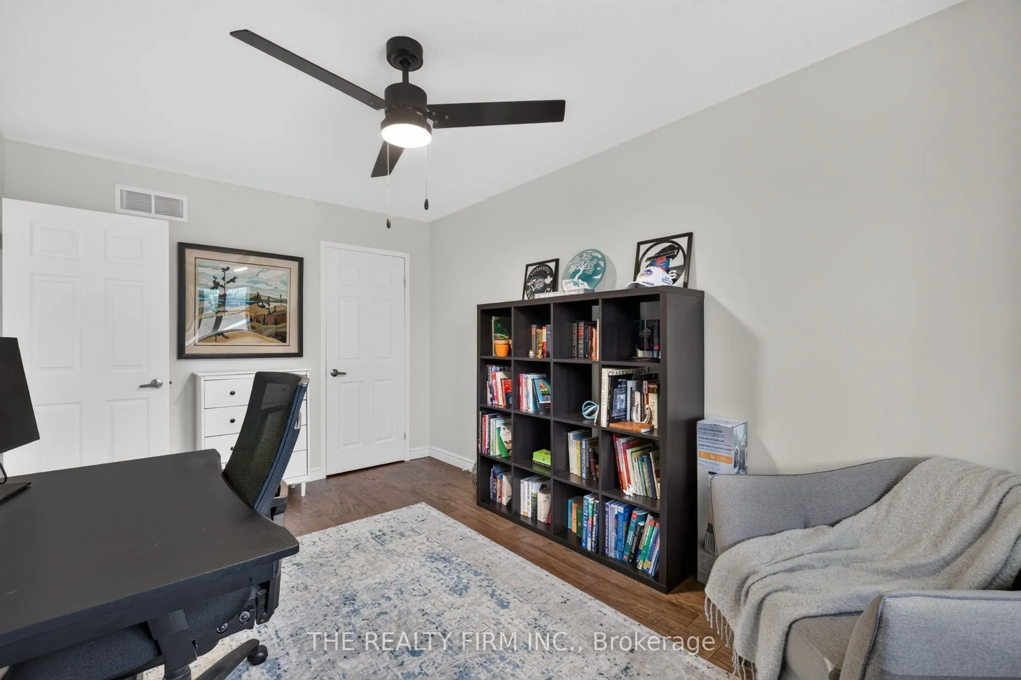6 Oakdale Place