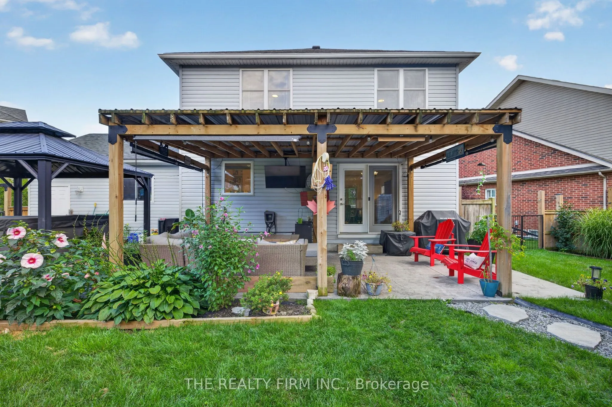 6 Oakdale Place
