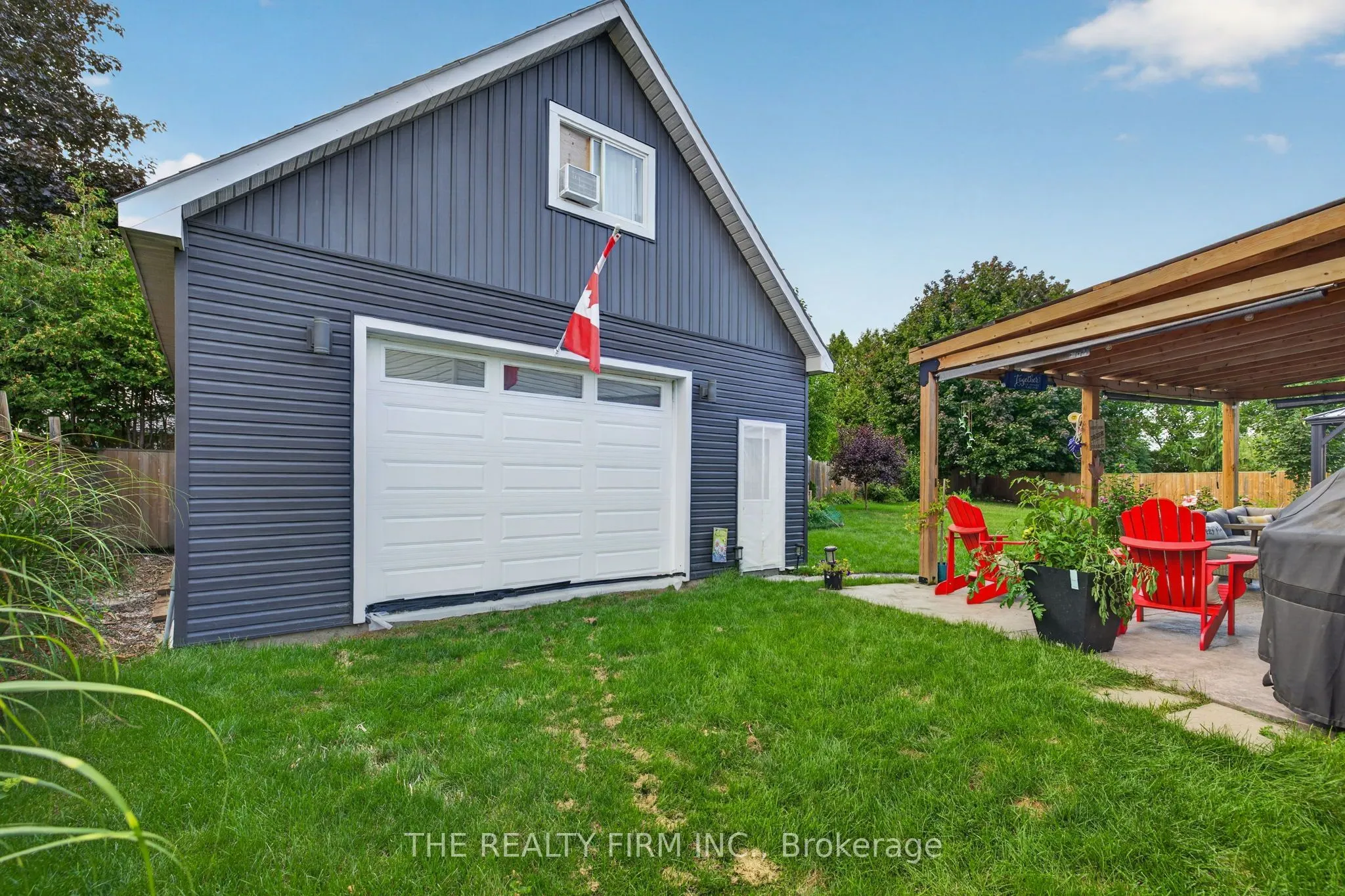 6 Oakdale Place