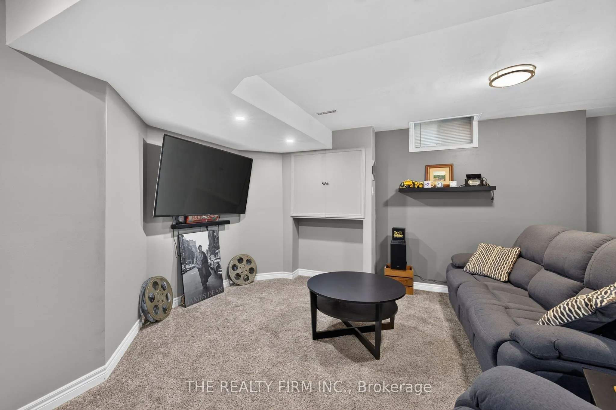 6 Oakdale Place