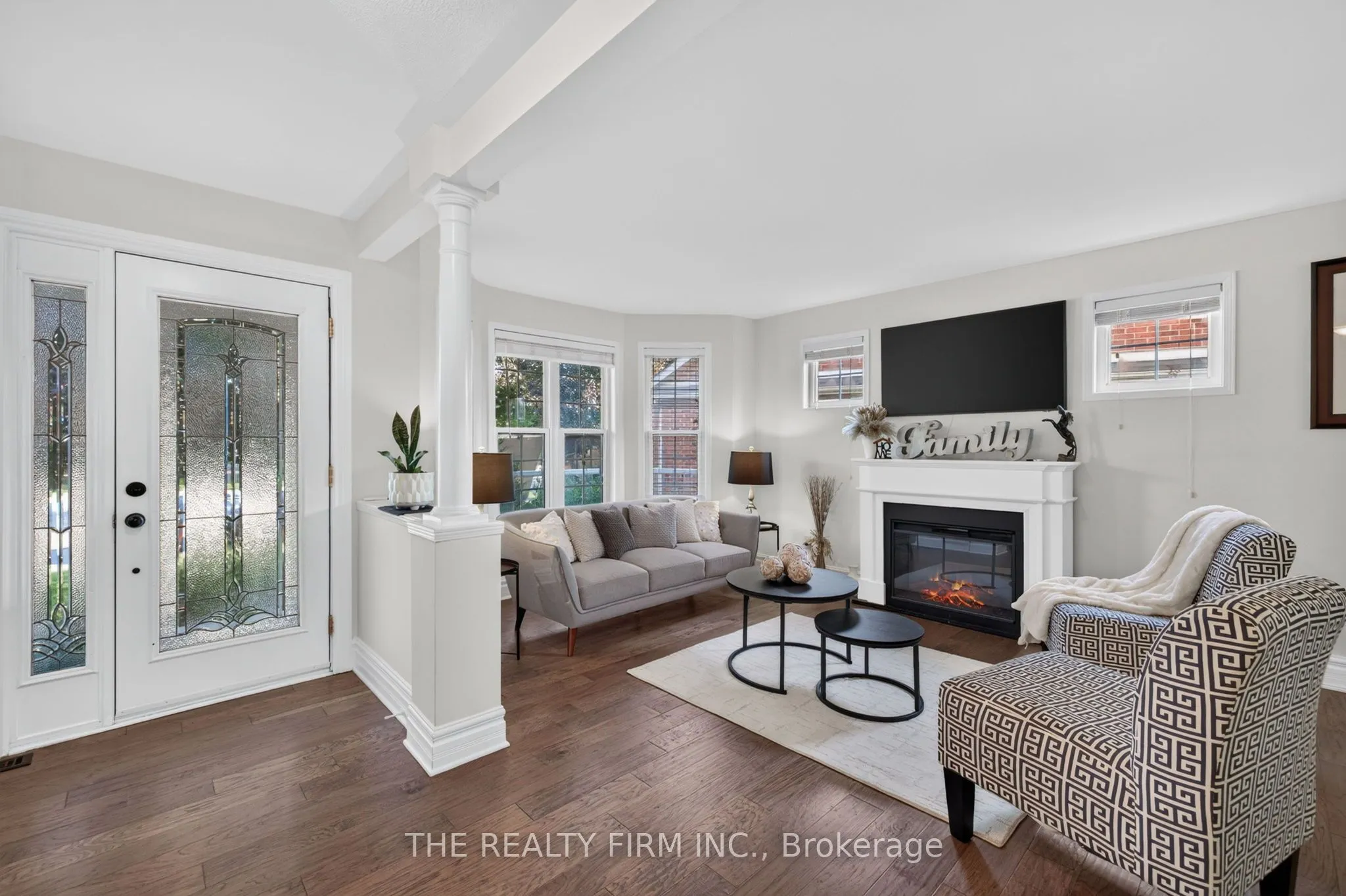 6 Oakdale Place