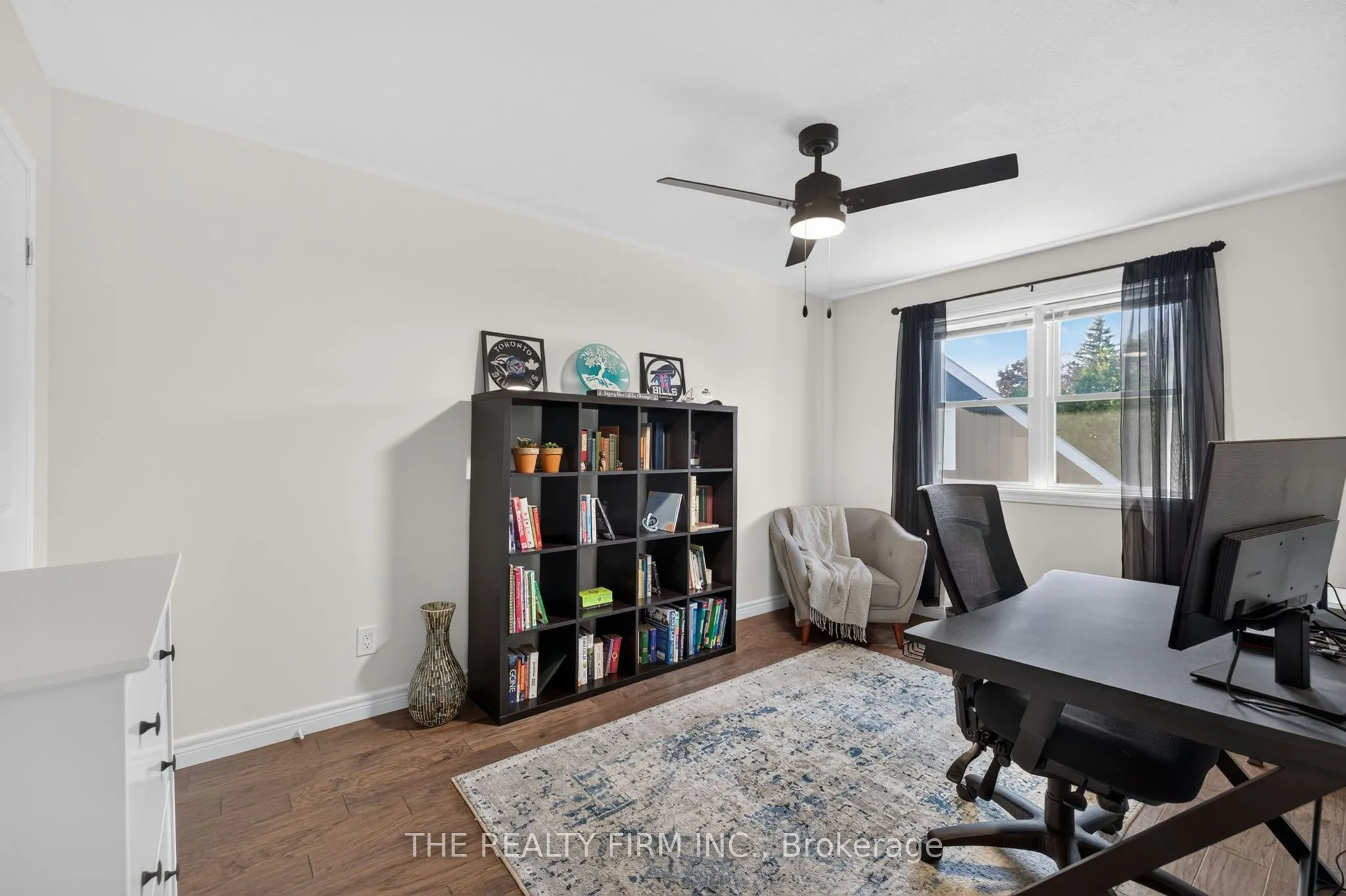 6 Oakdale Place