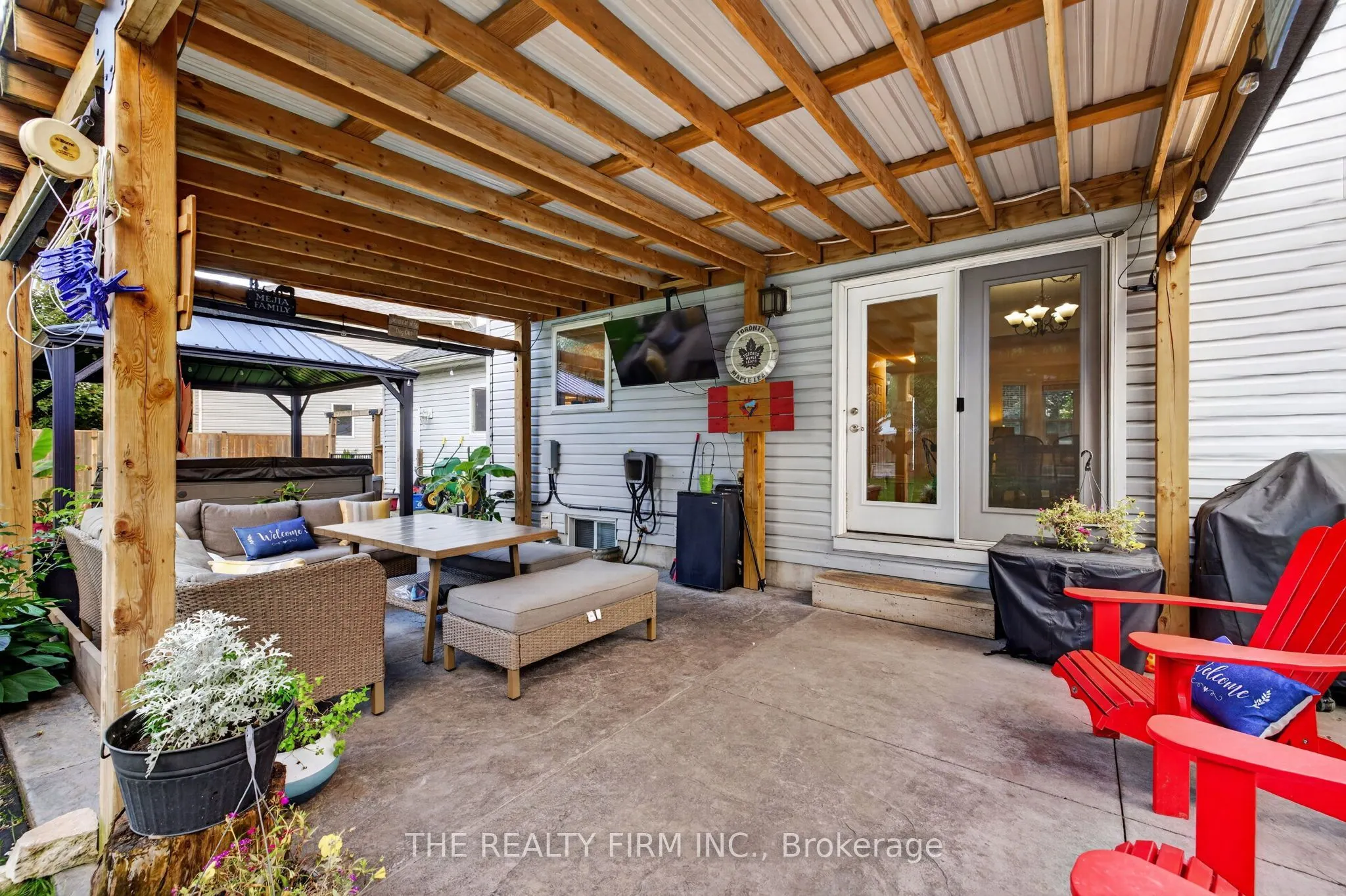 6 Oakdale Place