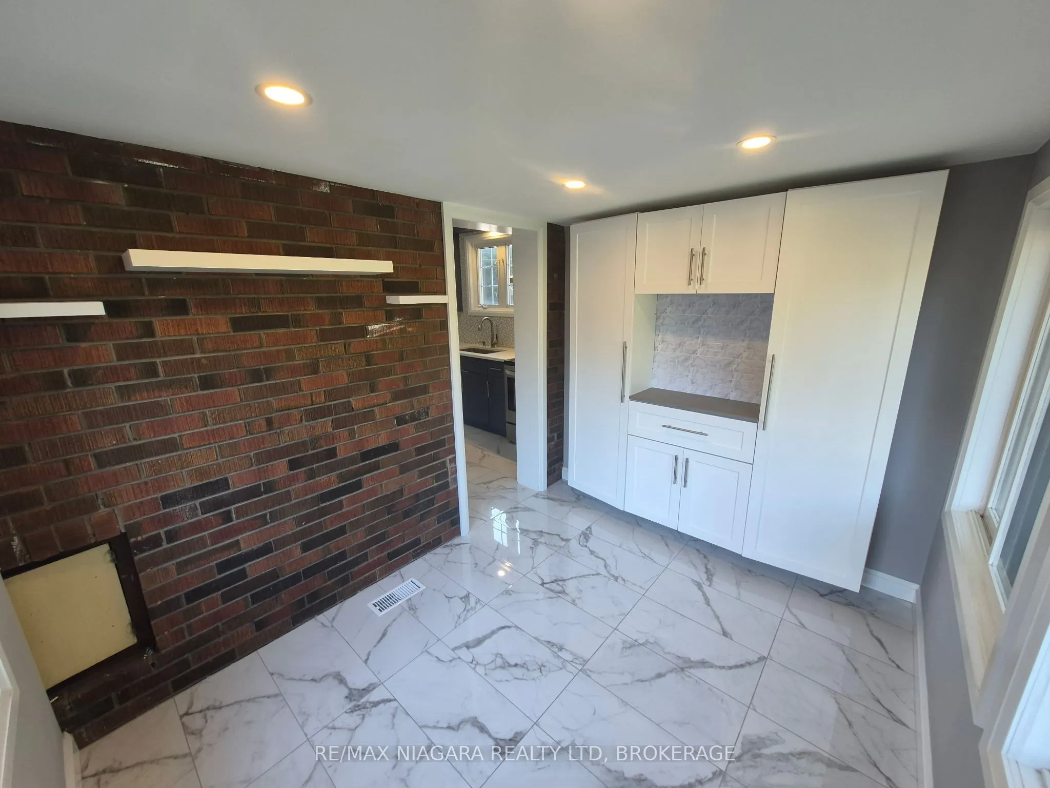 5944 Dorchester Road