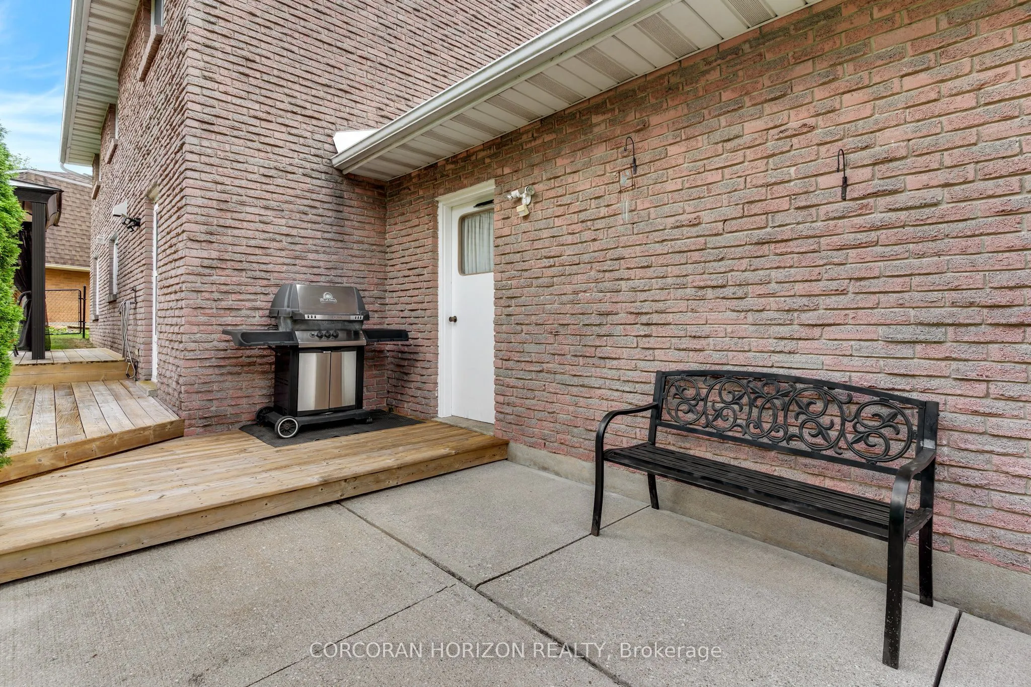8 Blue Spruce Court