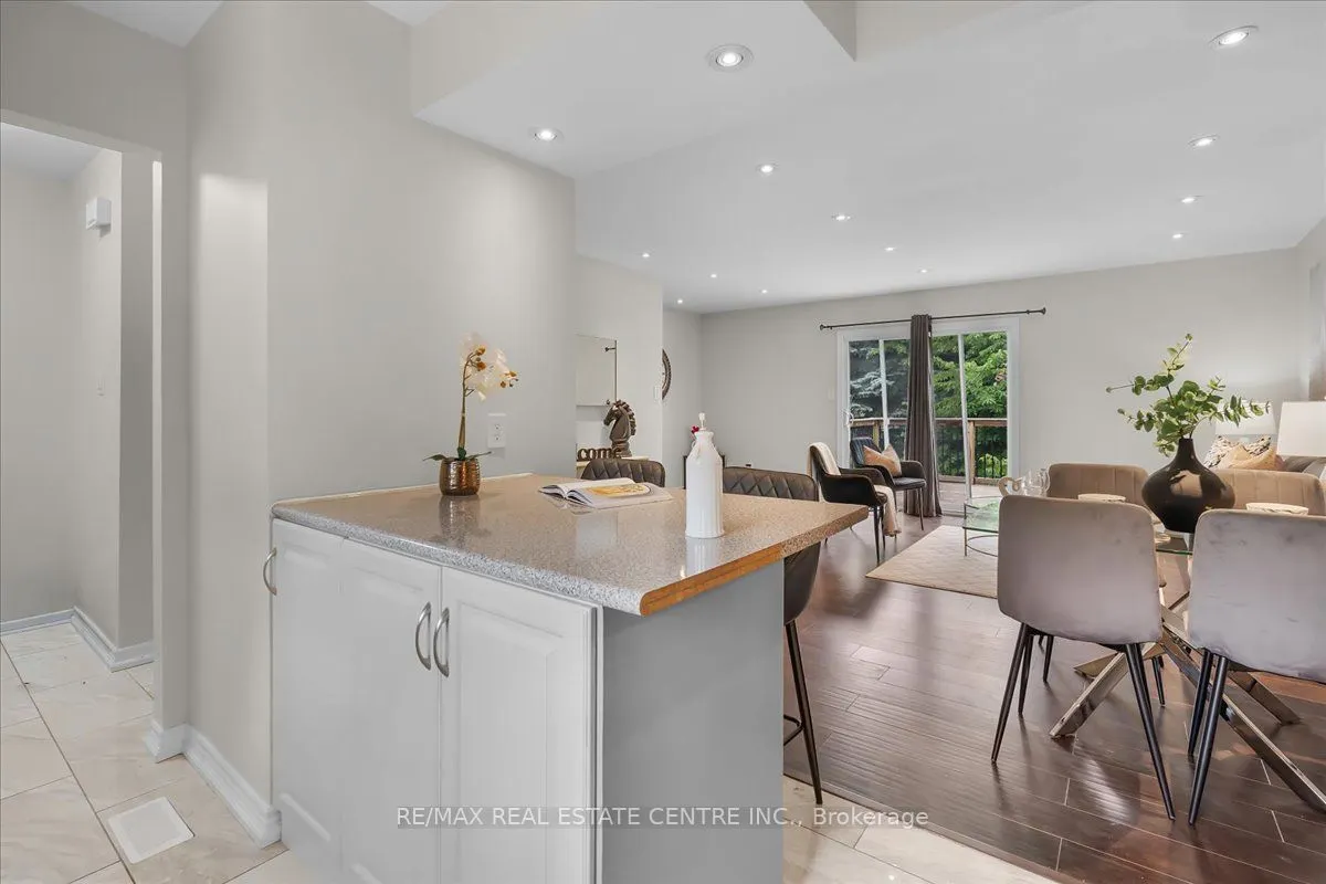 421 Bairstow Crescent