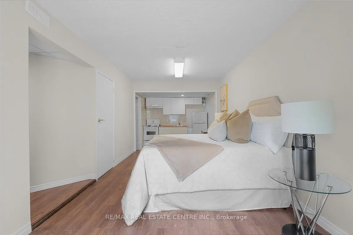 421 Bairstow Crescent