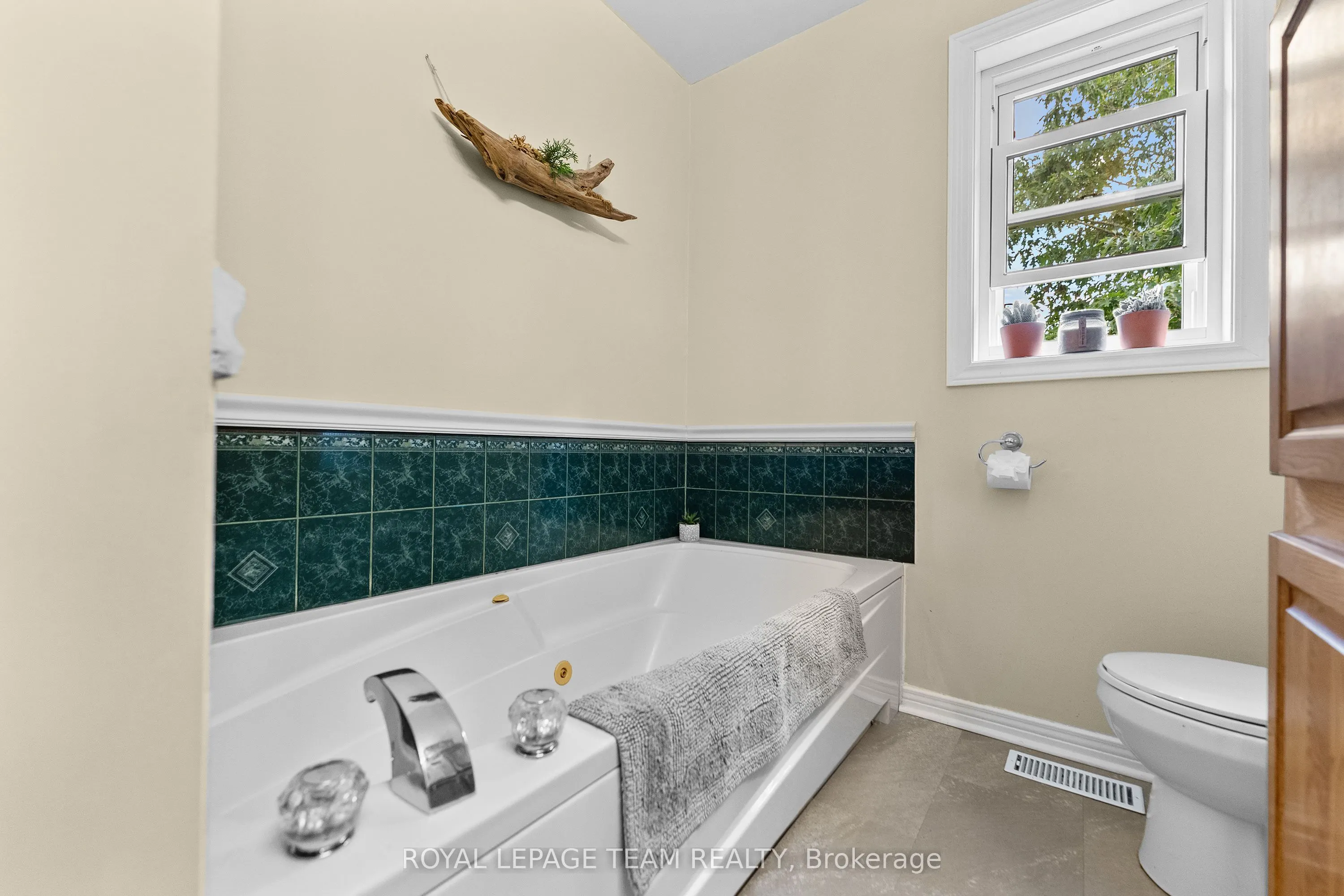 484 WYLIE Road