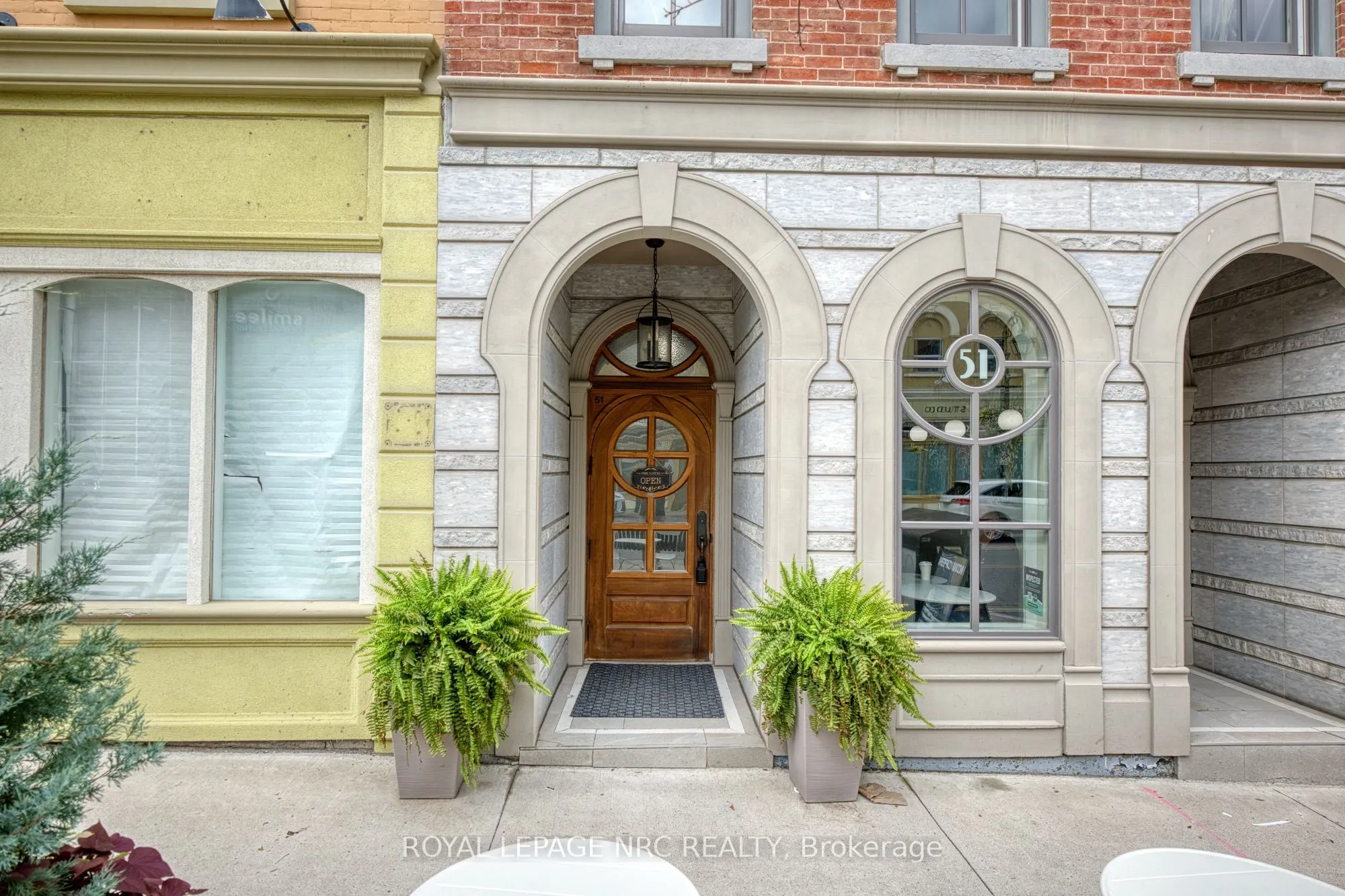 51 Front Street S