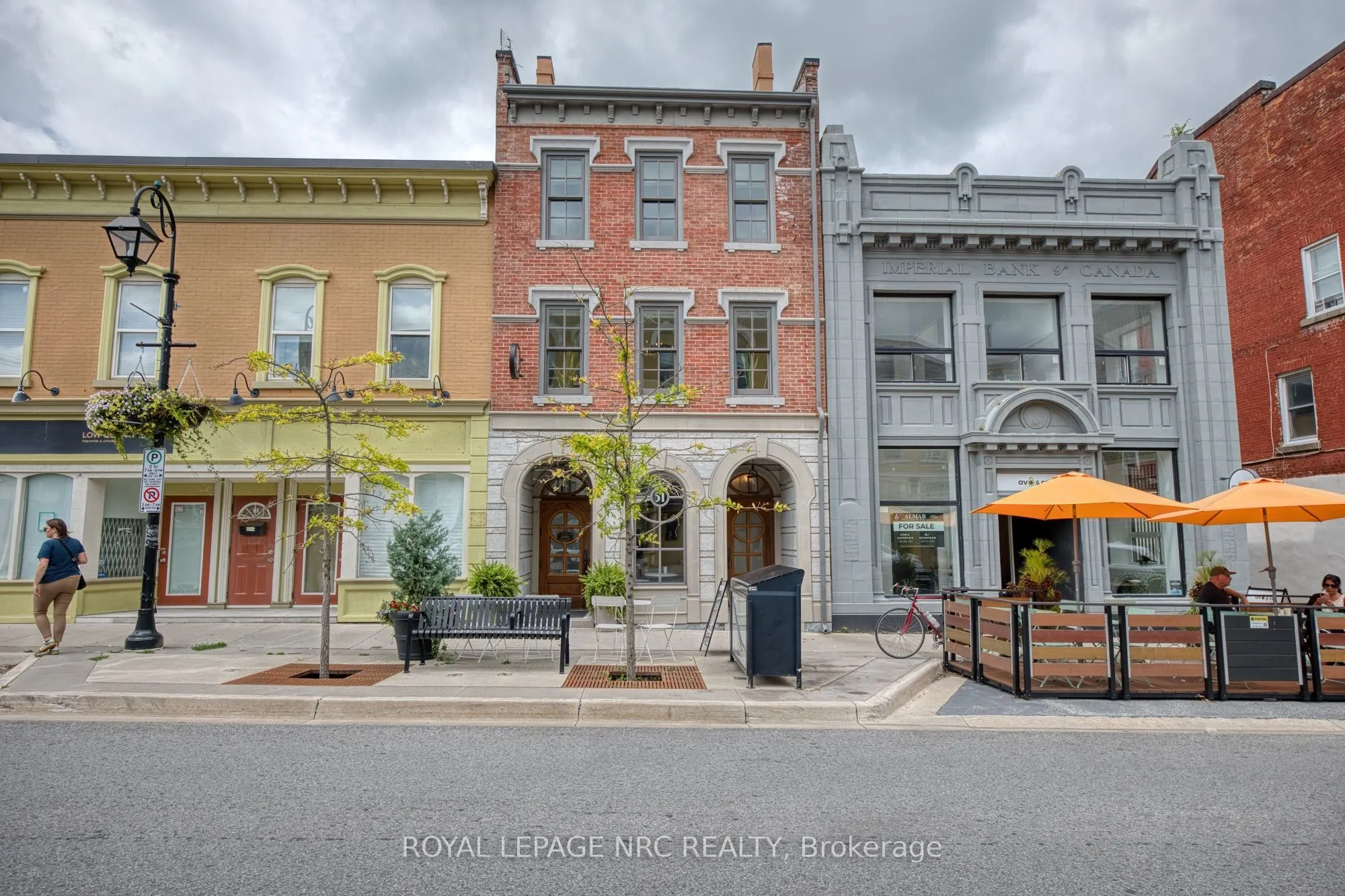 51 Front Street S