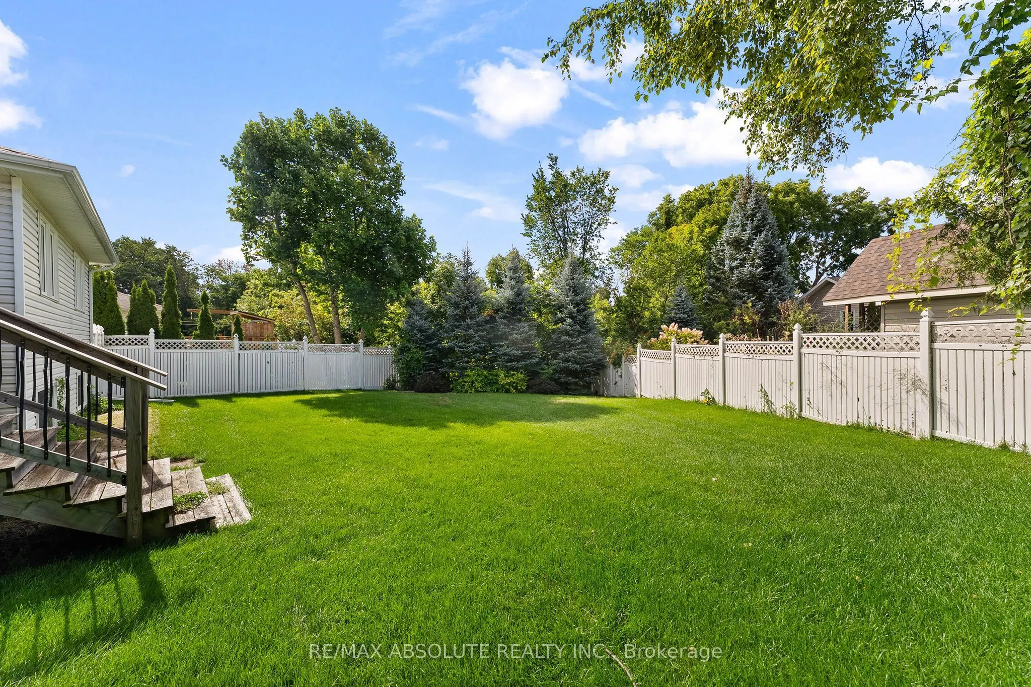 1 River Ridge Crescent