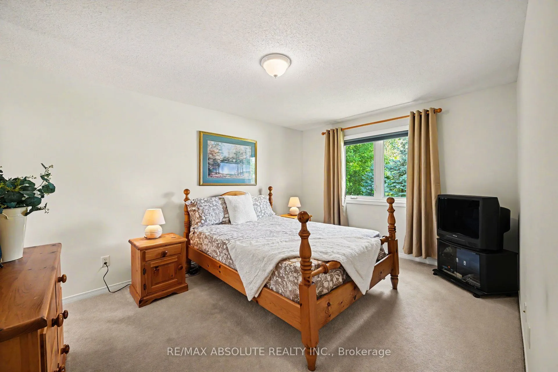 1 River Ridge Crescent