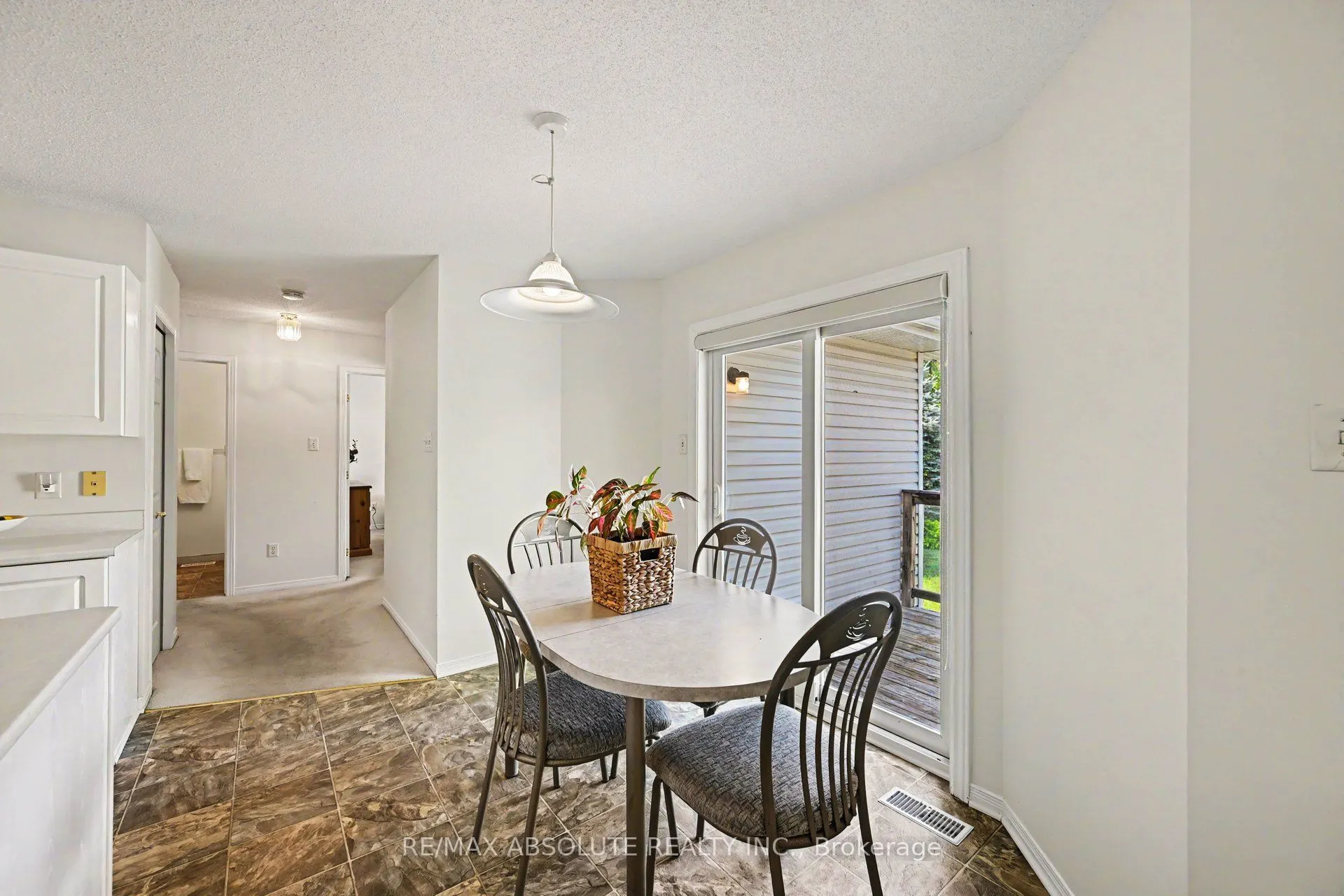 1 River Ridge Crescent