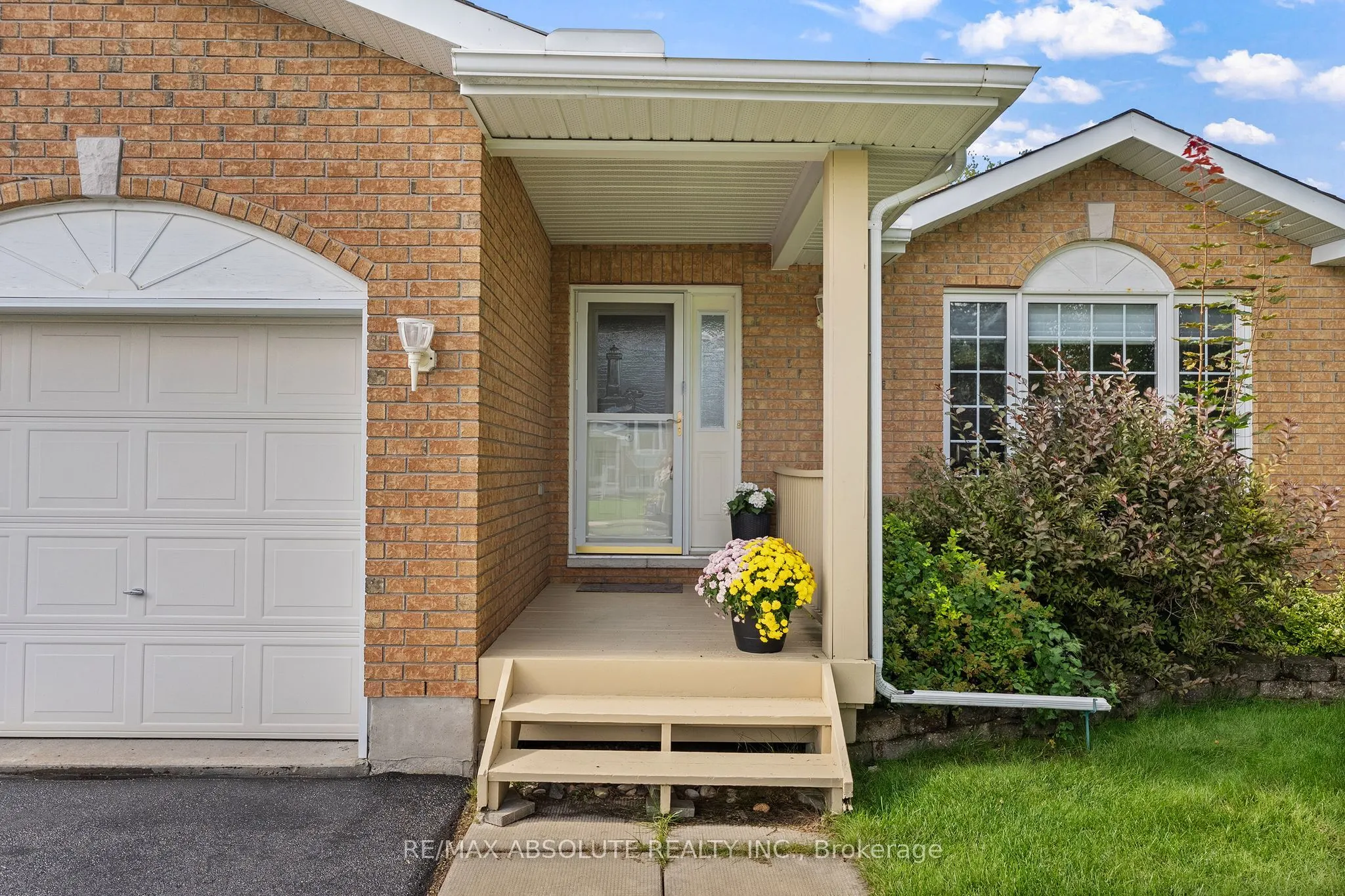 1 River Ridge Crescent