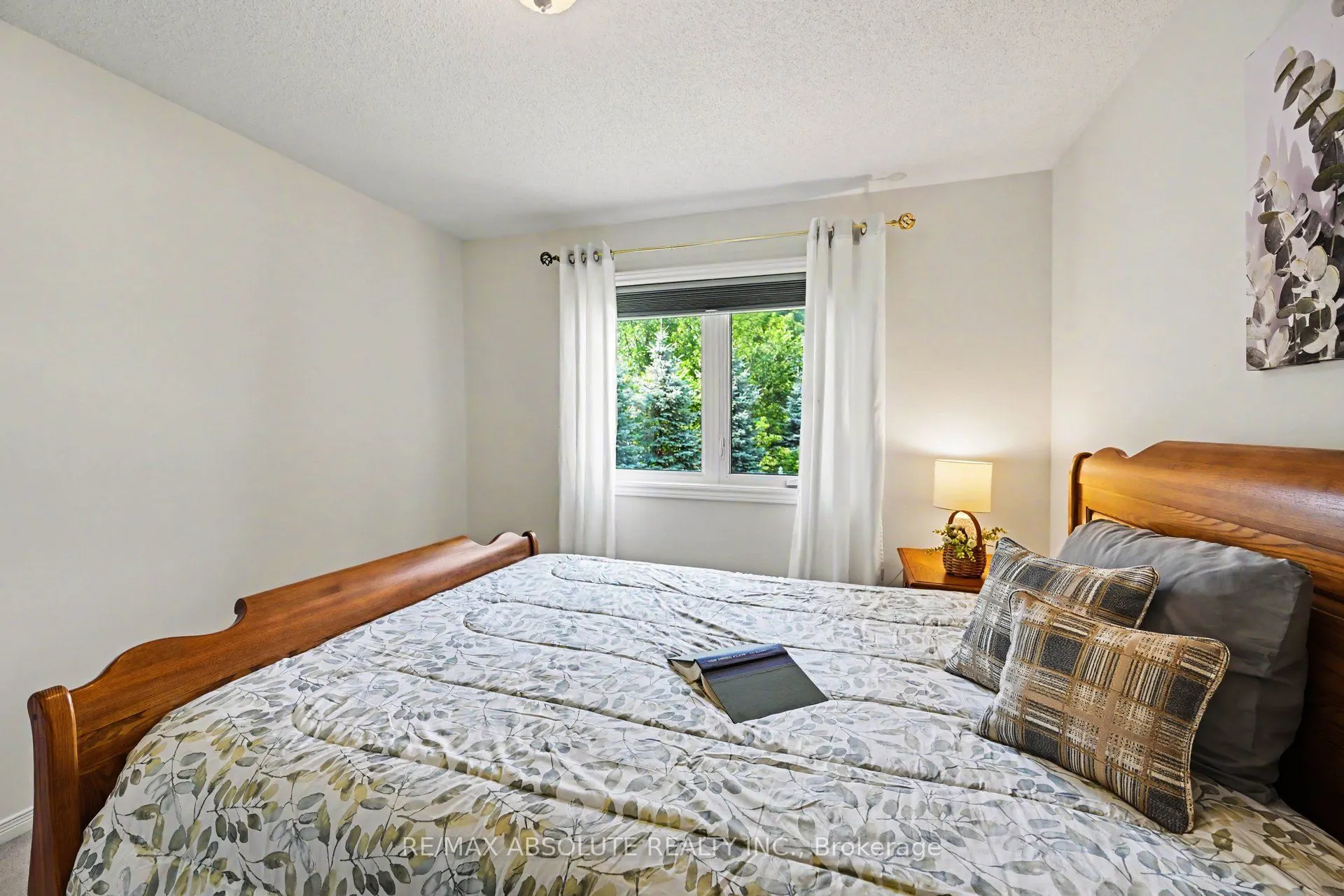 1 River Ridge Crescent