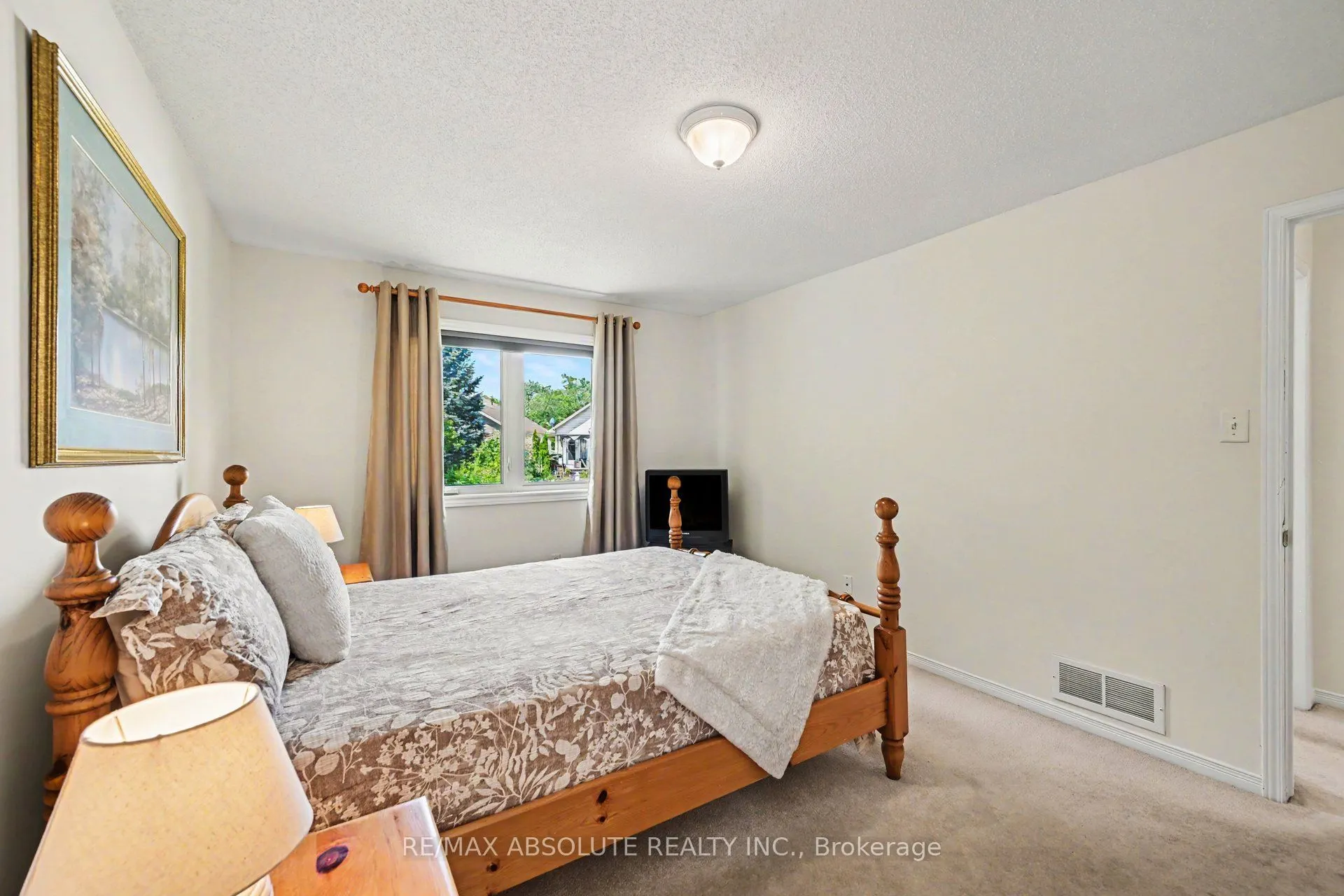 1 River Ridge Crescent