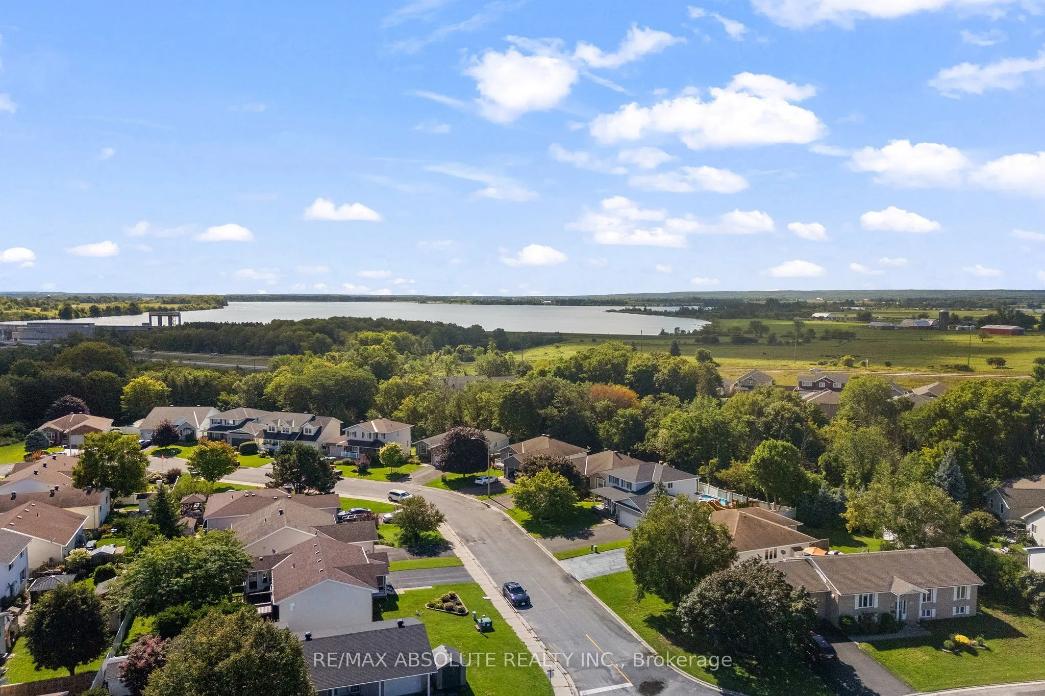 1 River Ridge Crescent