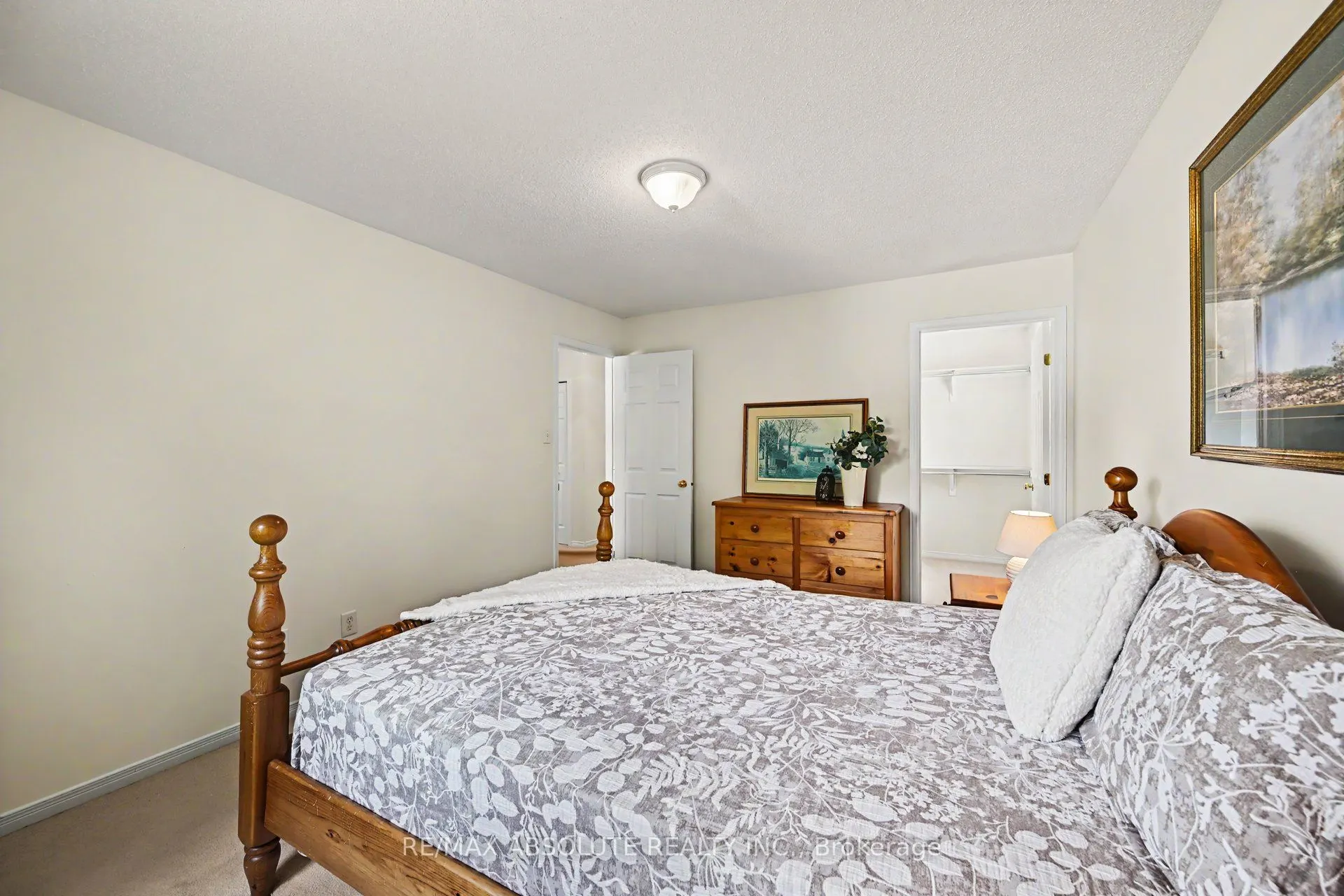 1 River Ridge Crescent
