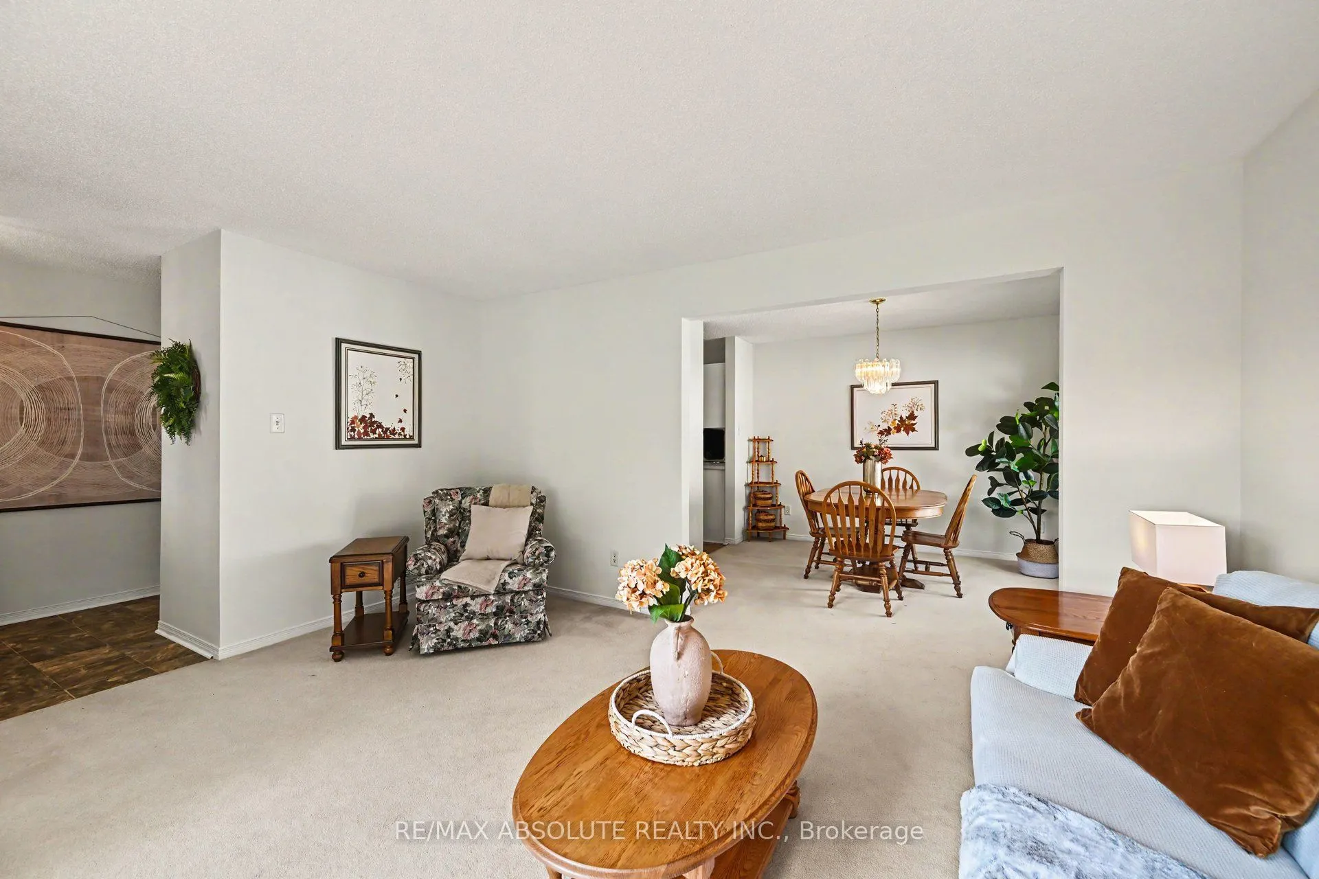1 River Ridge Crescent