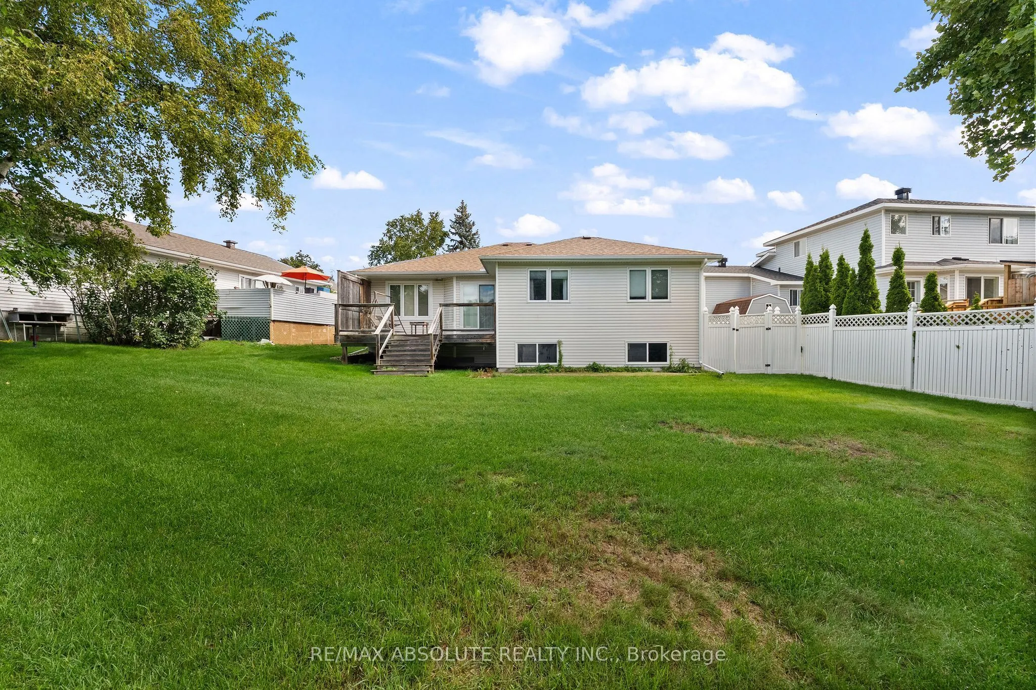 1 River Ridge Crescent