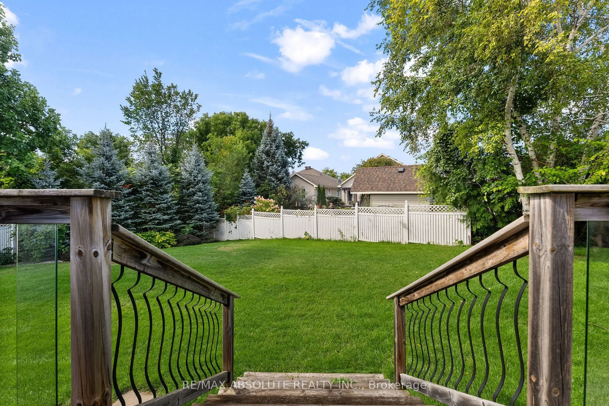 1 River Ridge Crescent