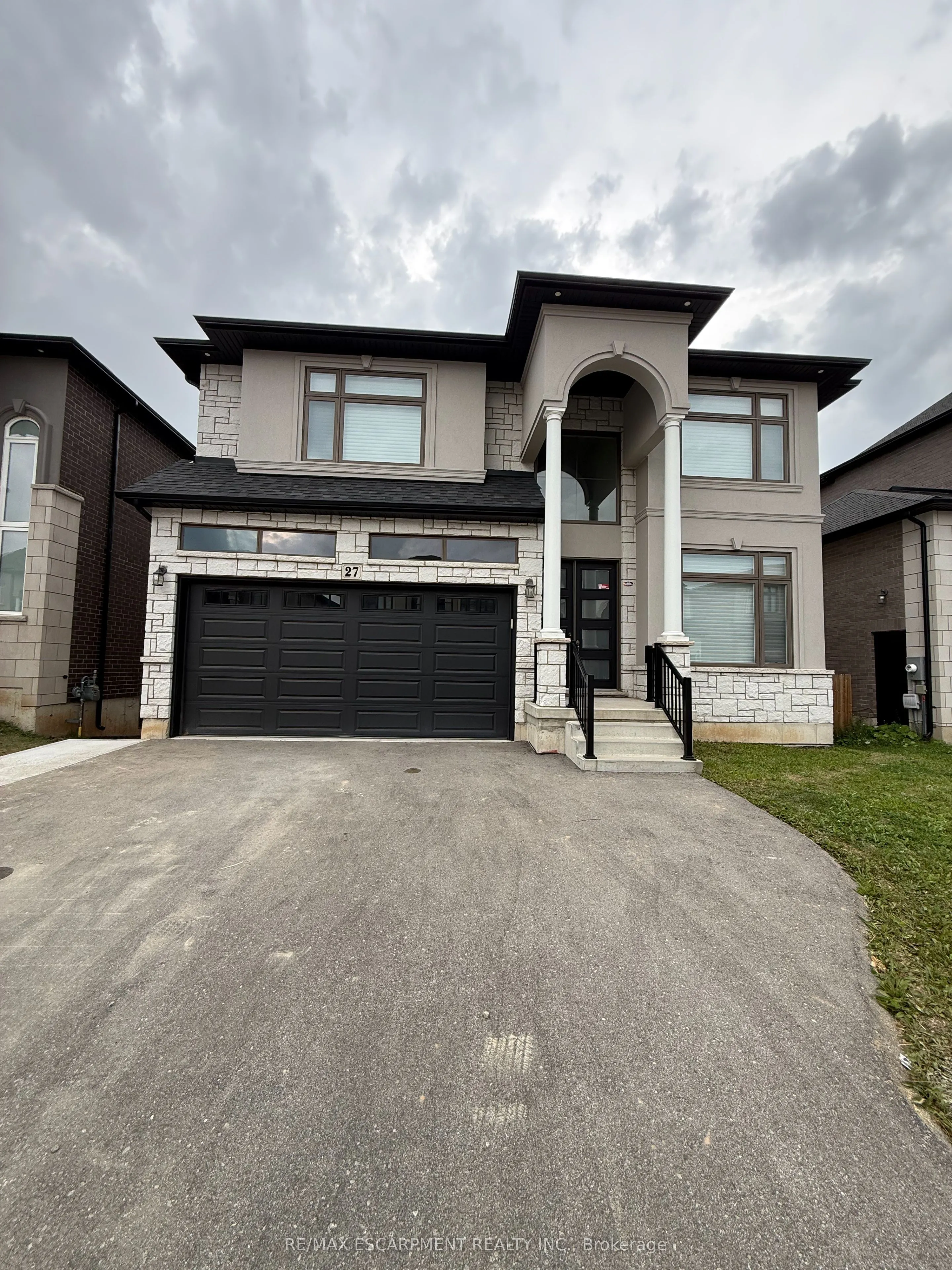 27 DEERFIELD Lane #LOWER