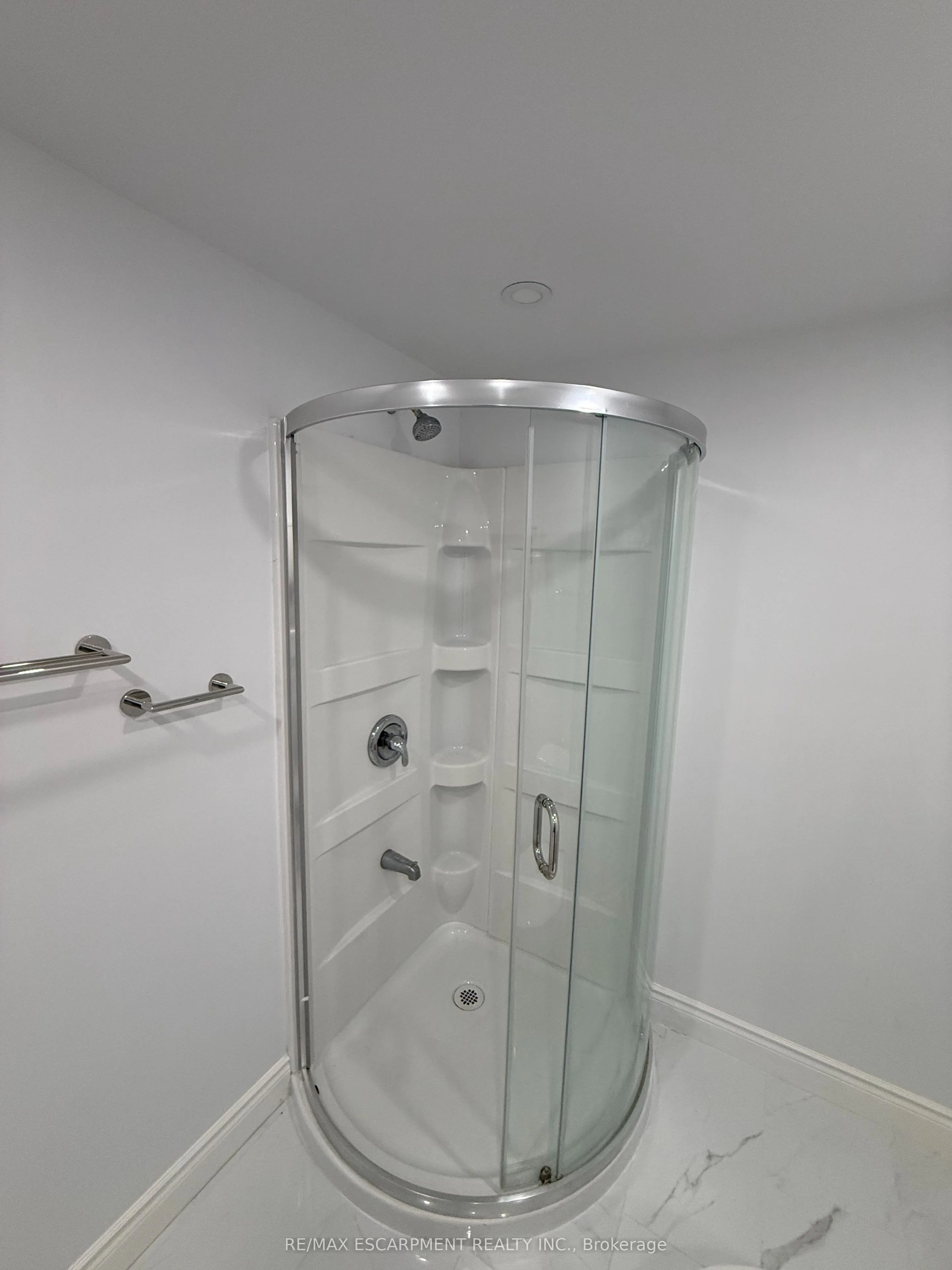 27 DEERFIELD Lane #LOWER