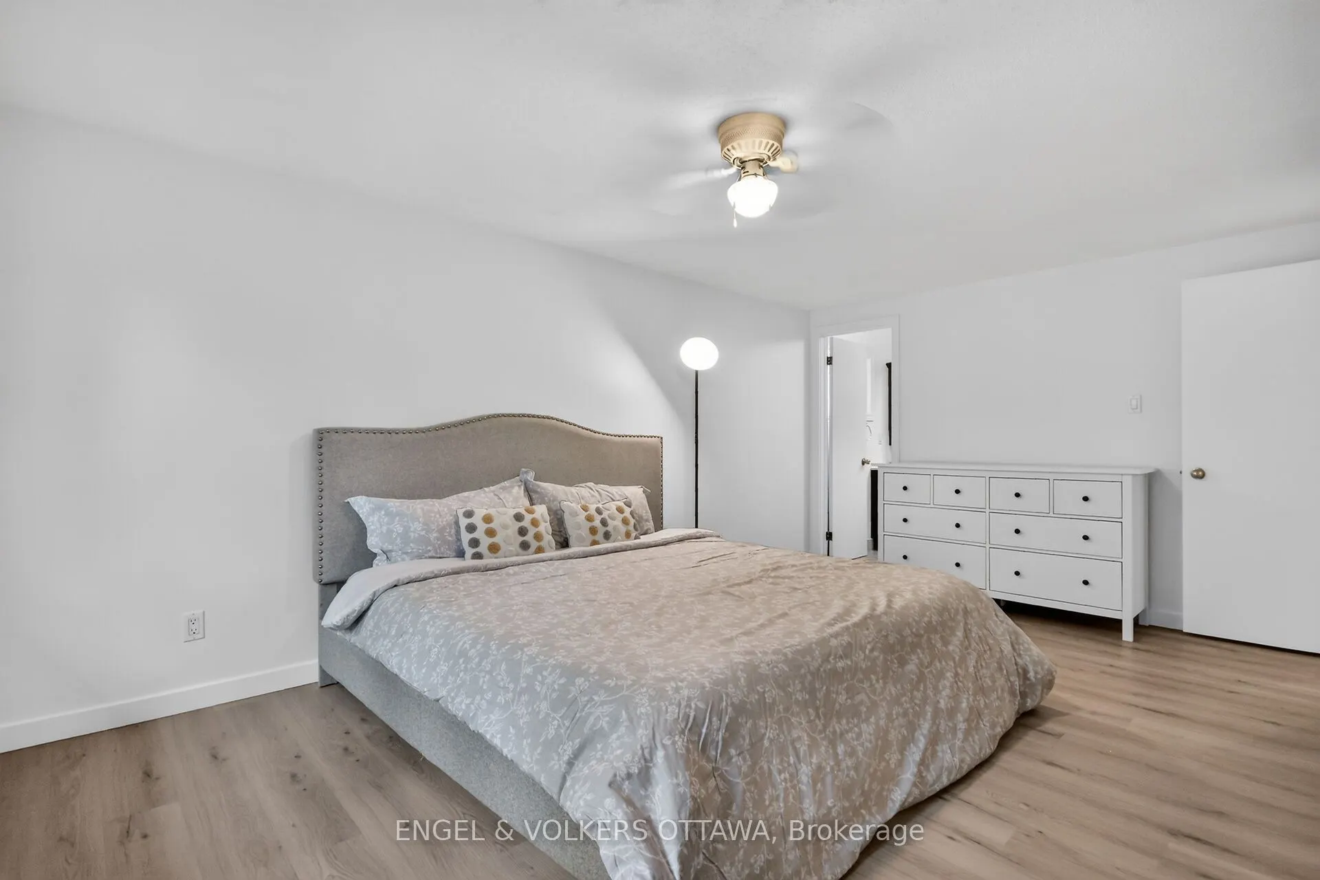 21 Stroughton Crescent