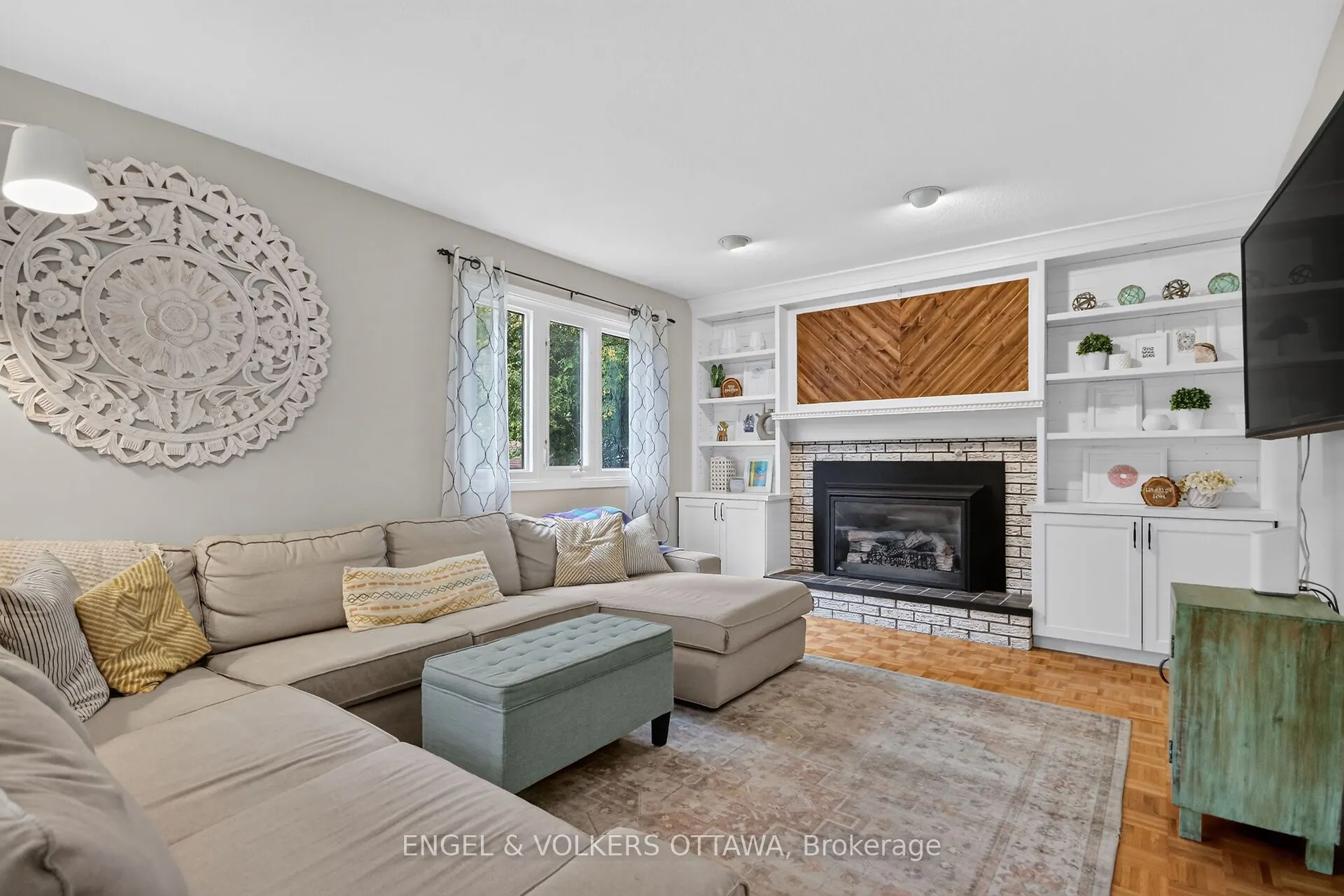 21 Stroughton Crescent