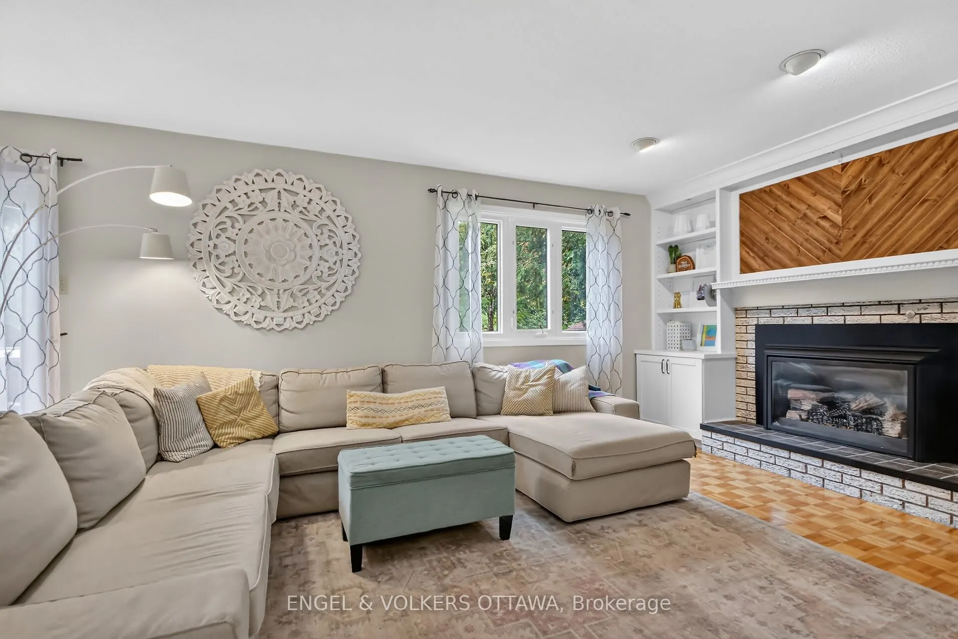 21 Stroughton Crescent