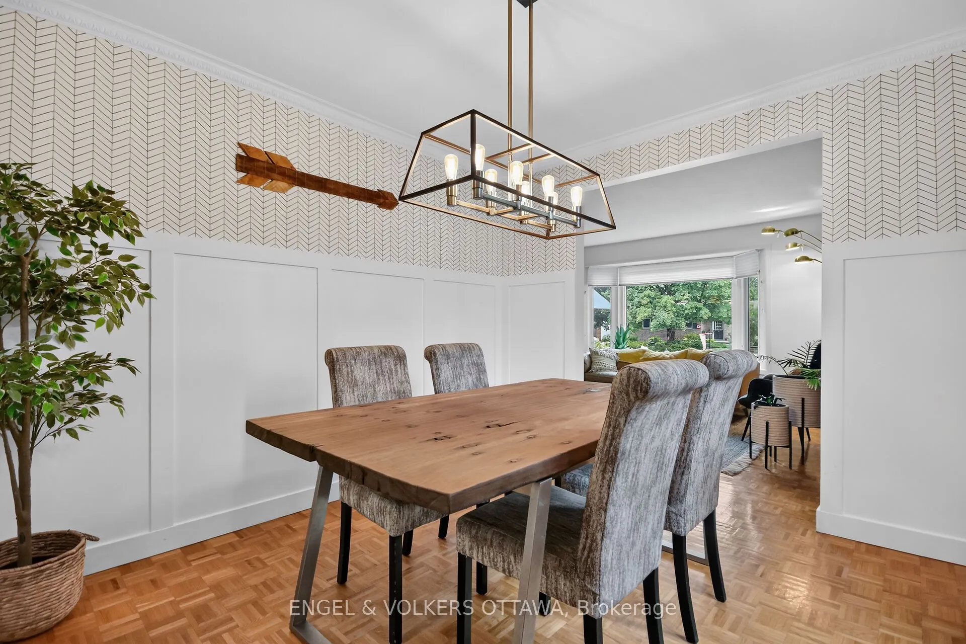 21 Stroughton Crescent