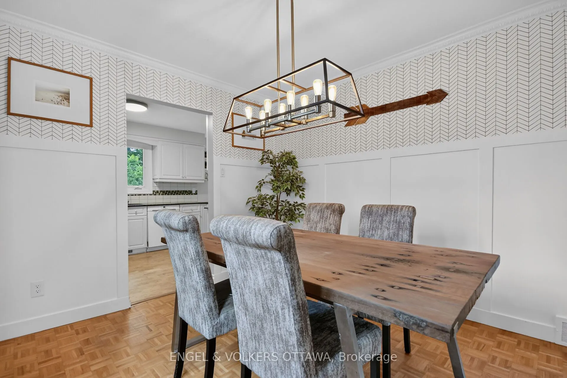 21 Stroughton Crescent