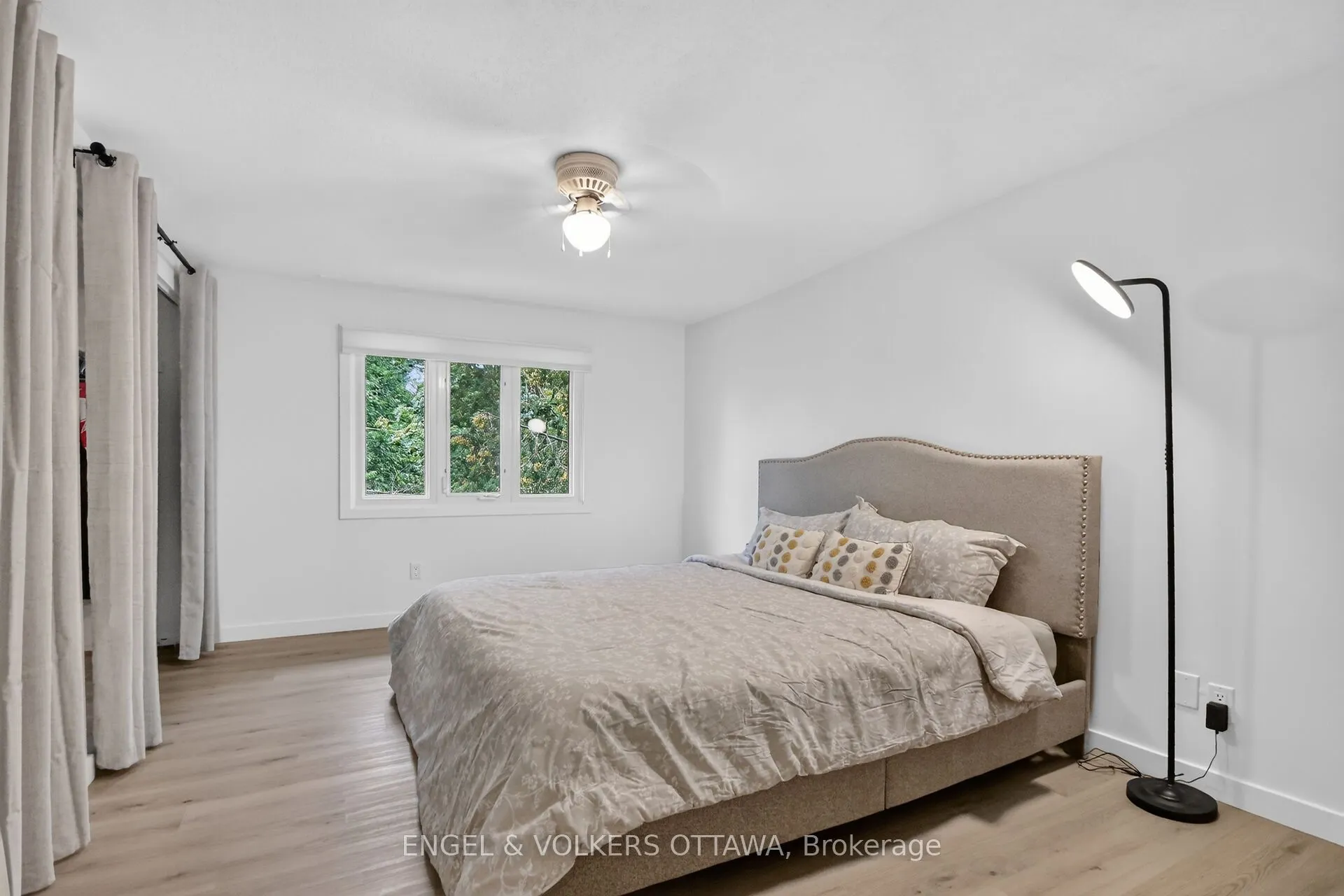 21 Stroughton Crescent