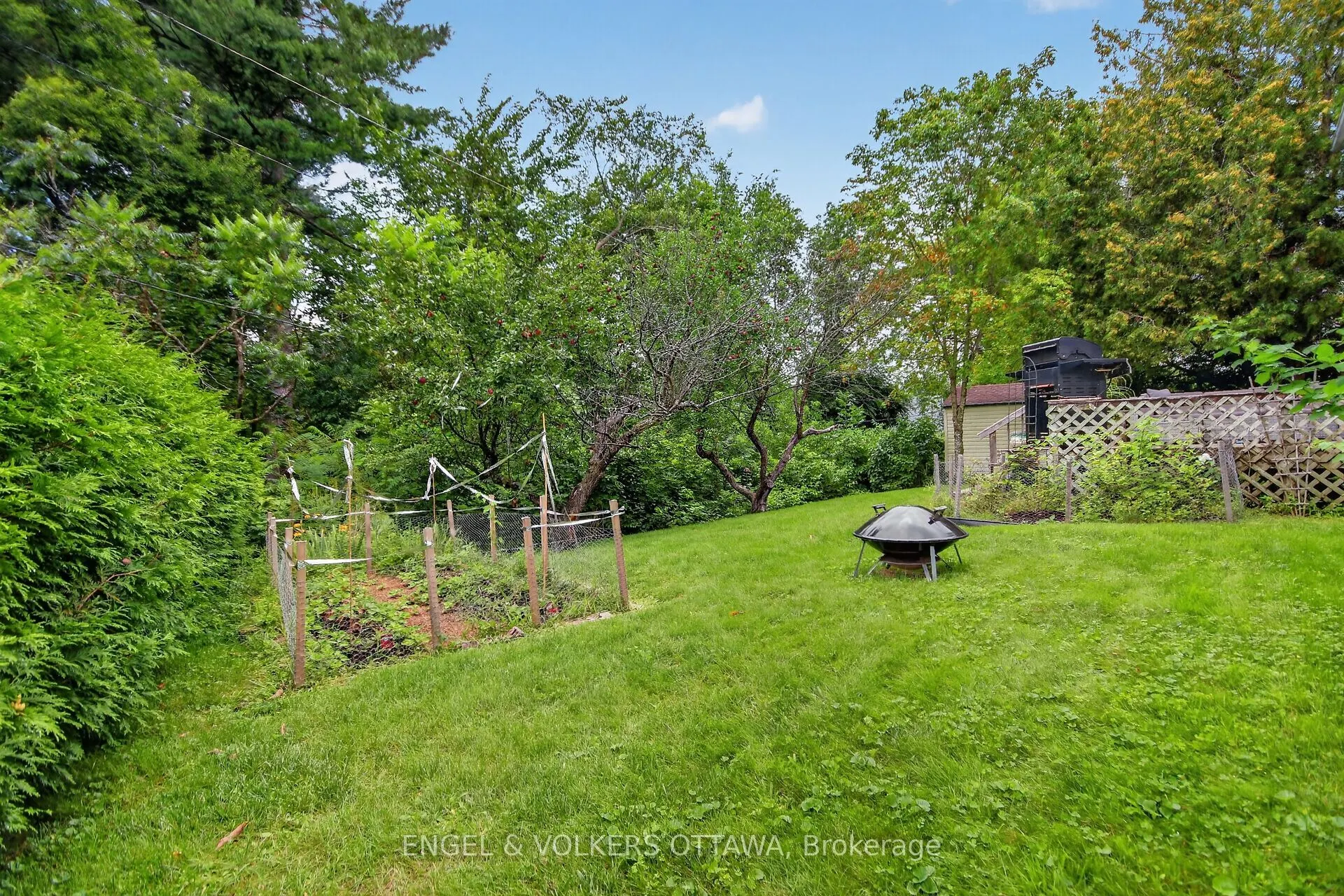 21 Stroughton Crescent