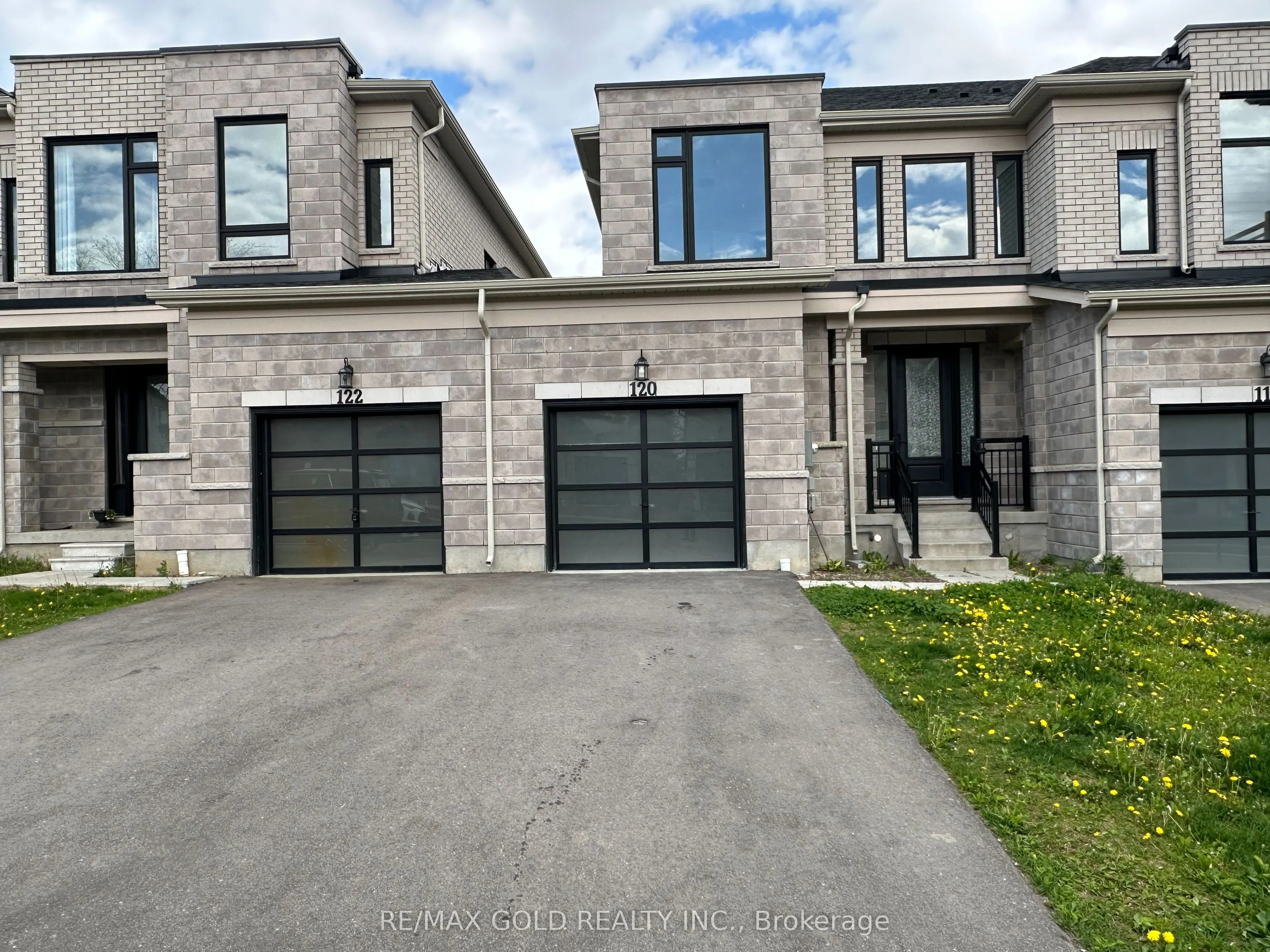 120 Huntingford Trail