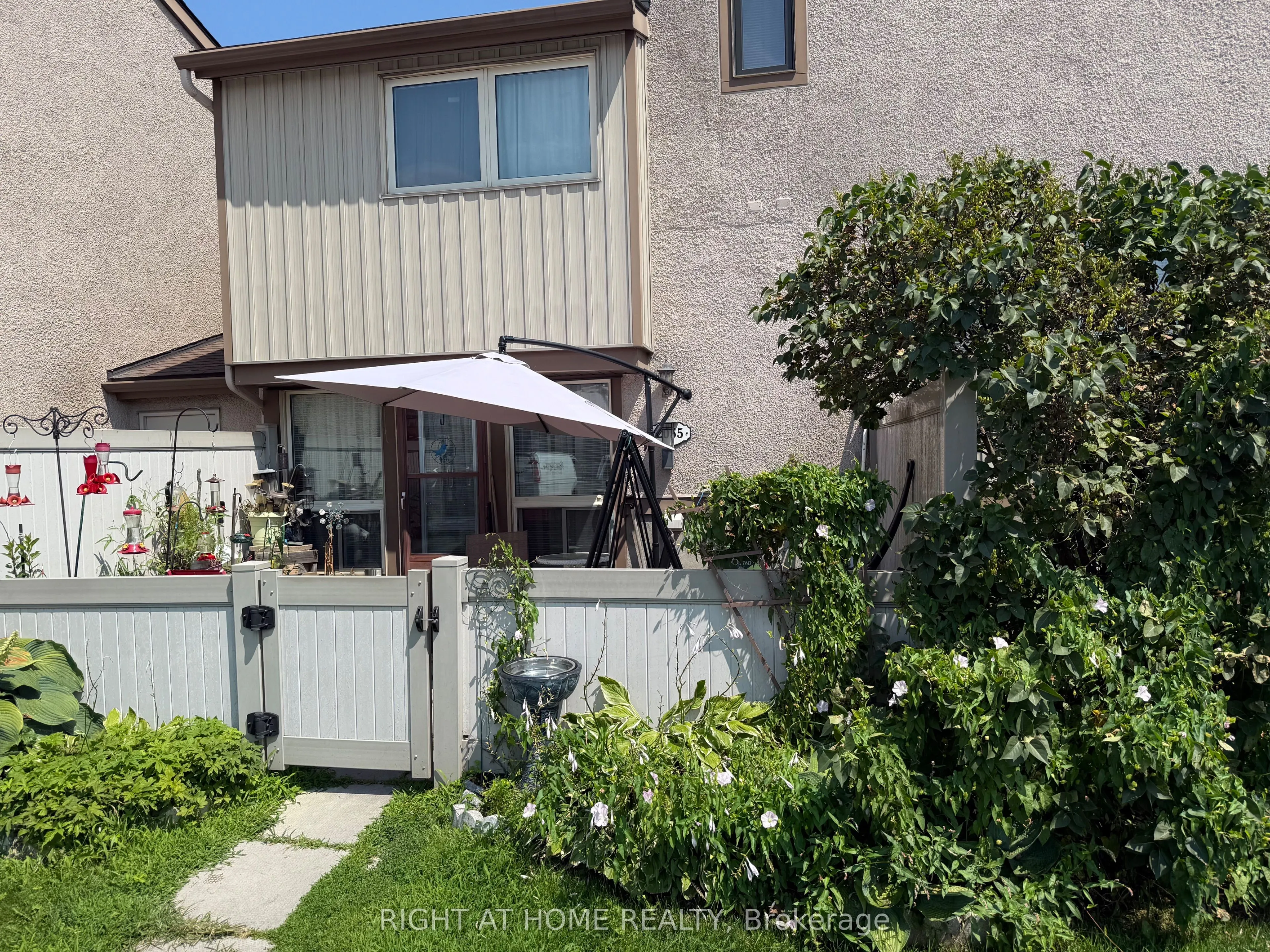 2055 Stonehenge Crescent #23