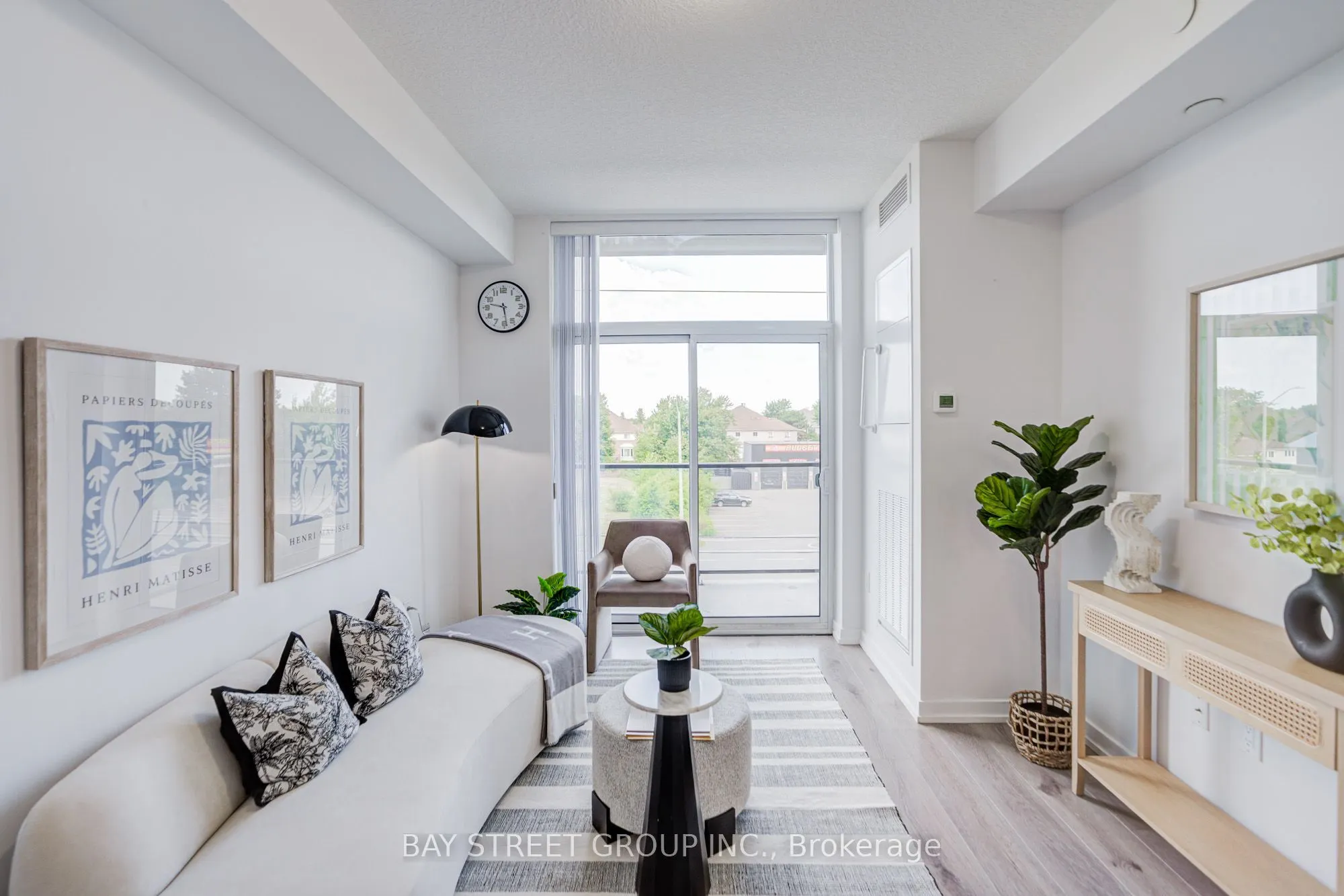 450 Dundas Street E #313