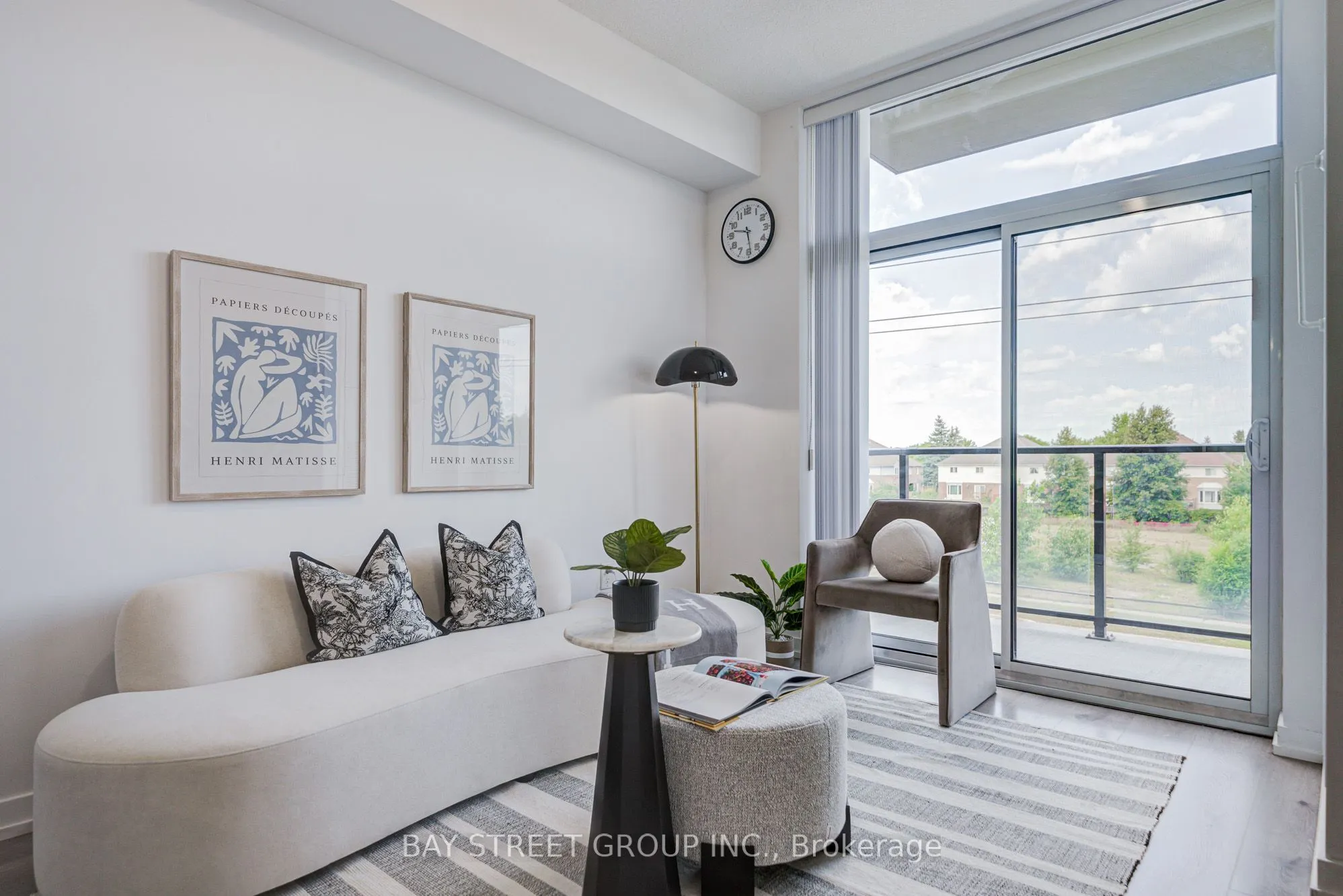 450 Dundas Street E #313