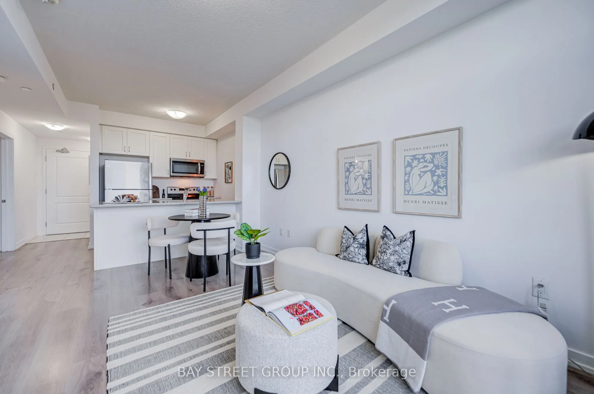 450 Dundas Street E #313